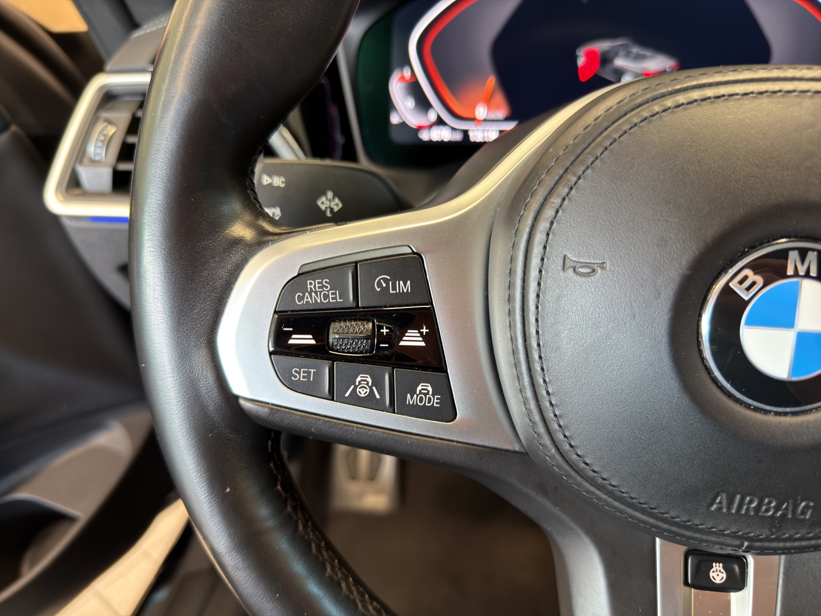 BMW 430i xDrive Cabriolet M Sport-image-16