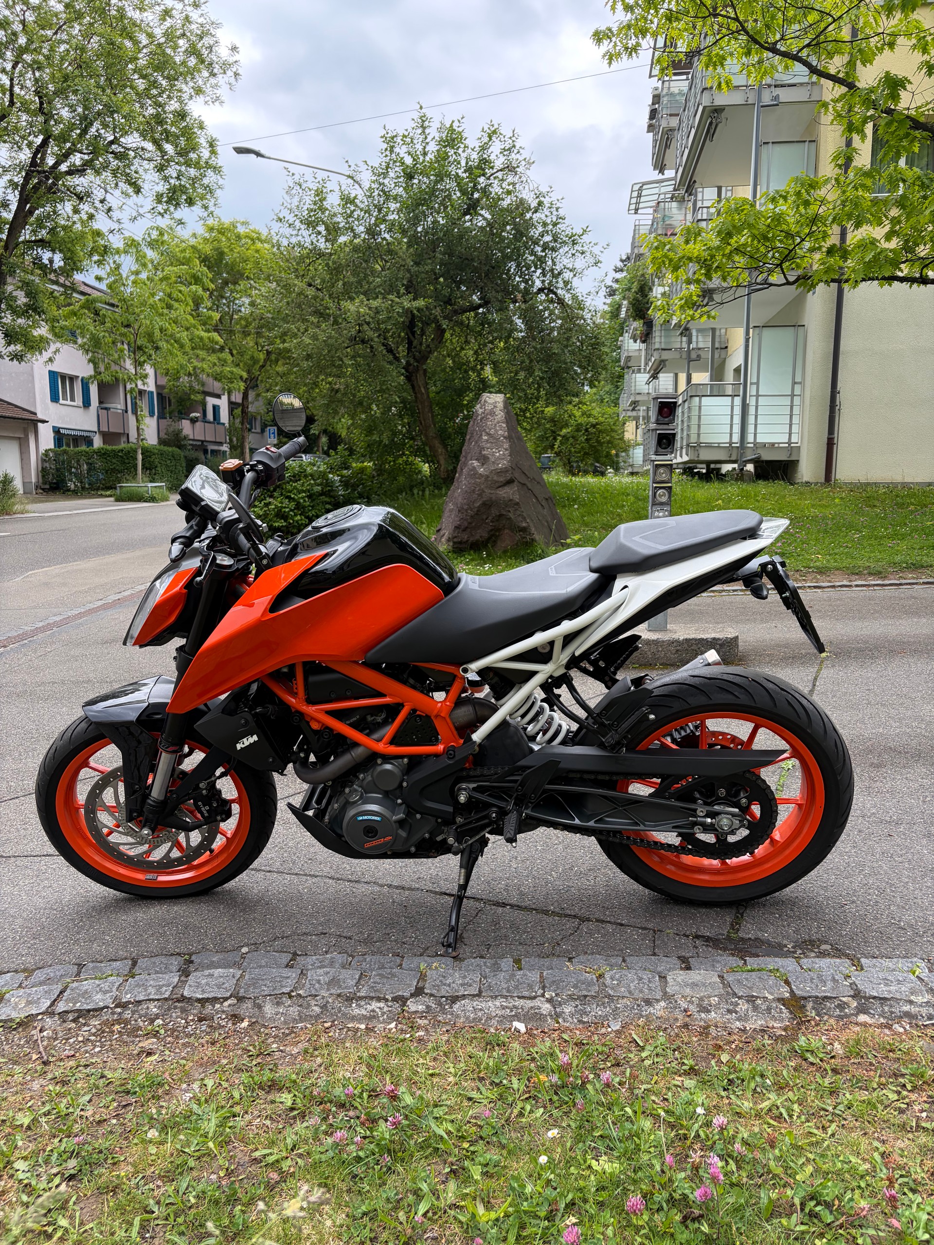 KTM 390 Duke ABS-image-1