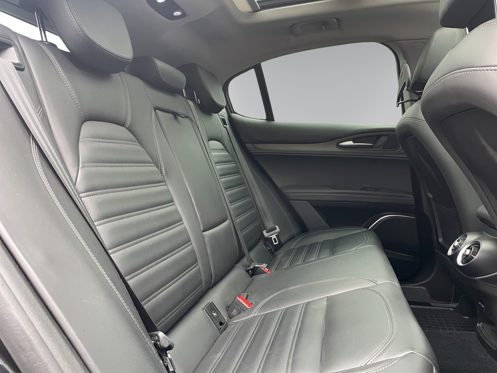 ALFA ROMEO Stelvio 2.2 JTDM Executive Q4 Automatic-image-11