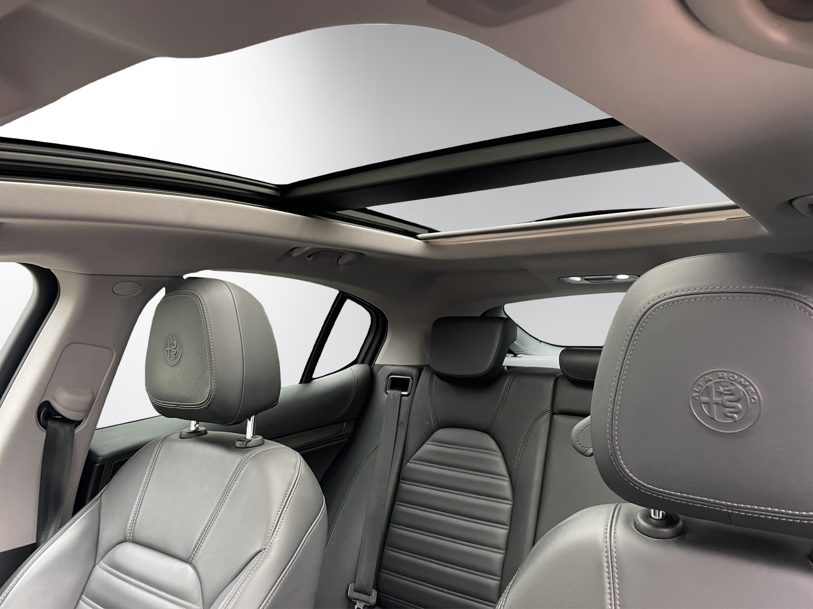 ALFA ROMEO Stelvio 2.2 JTDM Executive Q4 Automatic-image-13