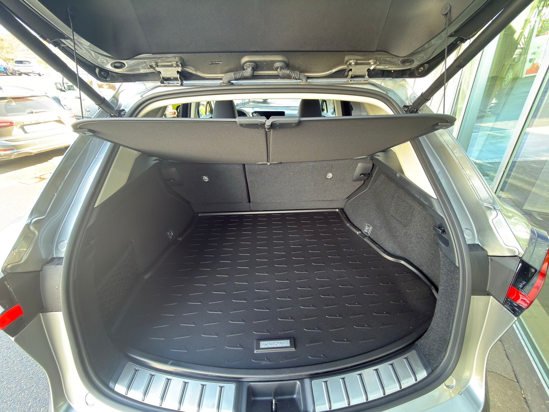 LEXUS NX 350h E-FOUR Premium+-image-10