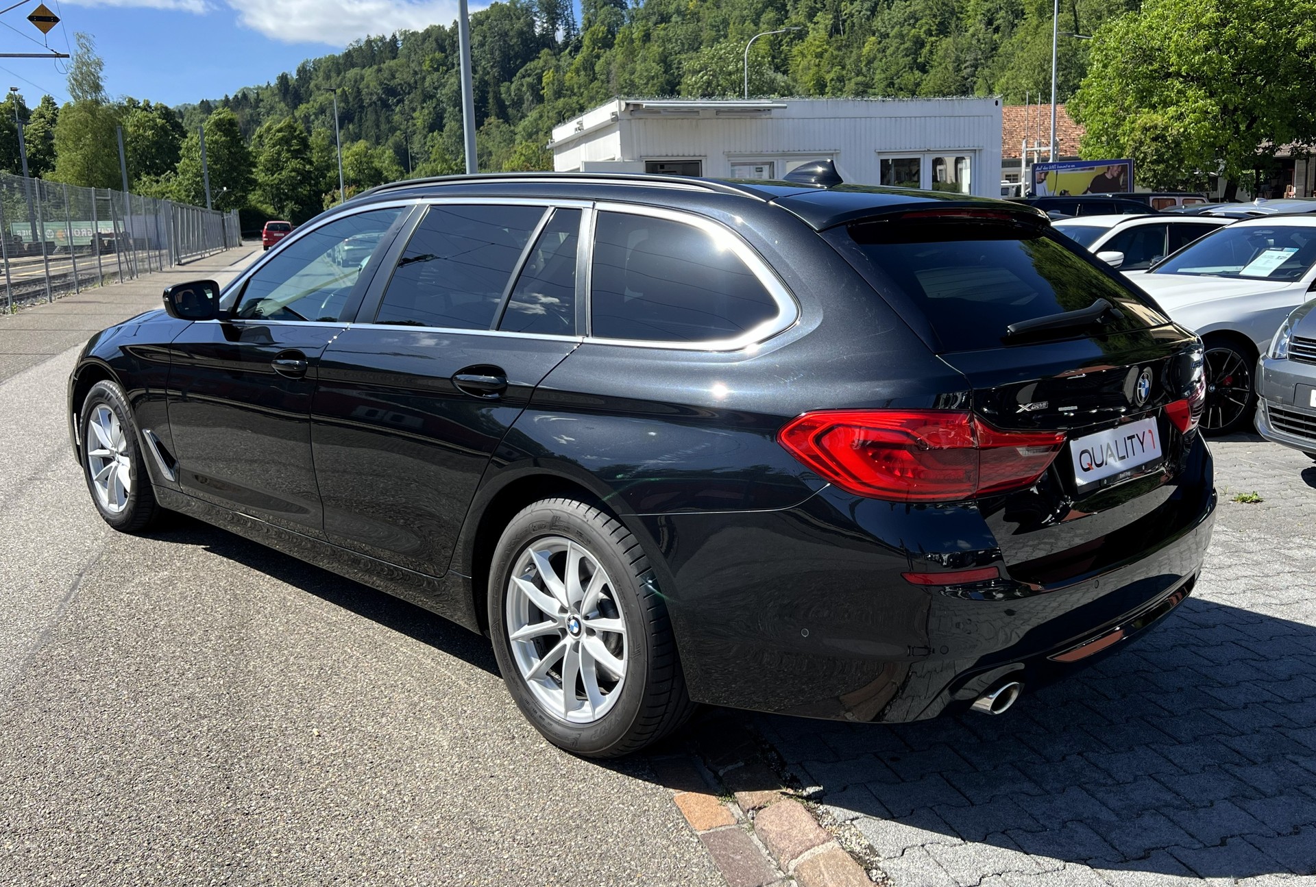 BMW 520d xDrive Touring Steptronic-showroom-element-2