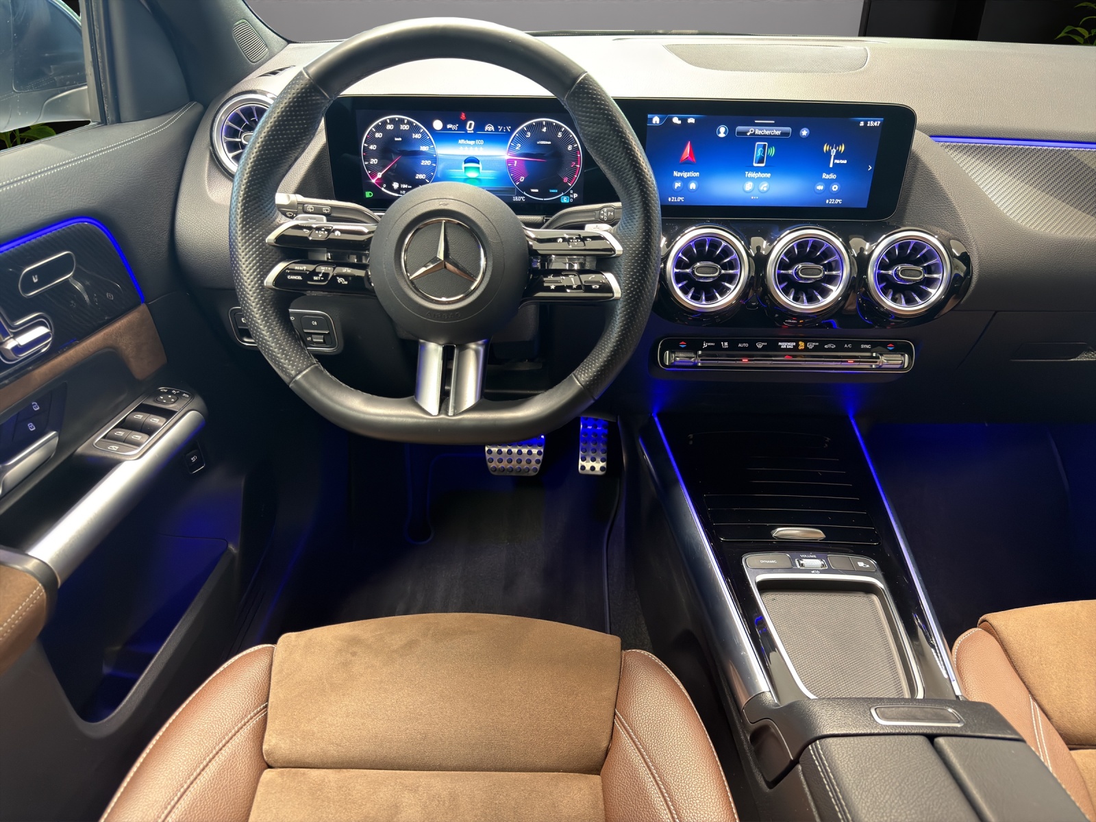 MERCEDES-BENZ GLA 200 7G-DCT-image-8