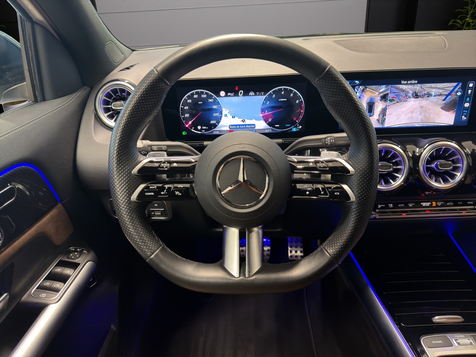 MERCEDES-BENZ GLA 200 7G-DCT-image-10