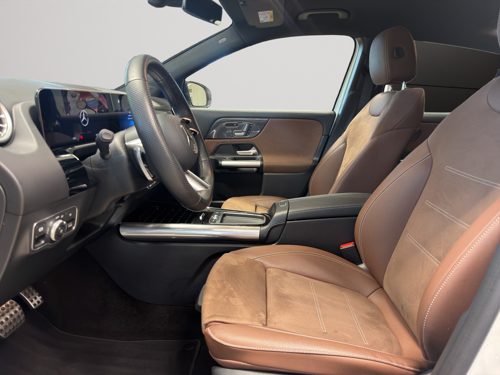 MERCEDES-BENZ GLA 200 7G-DCT-image-7