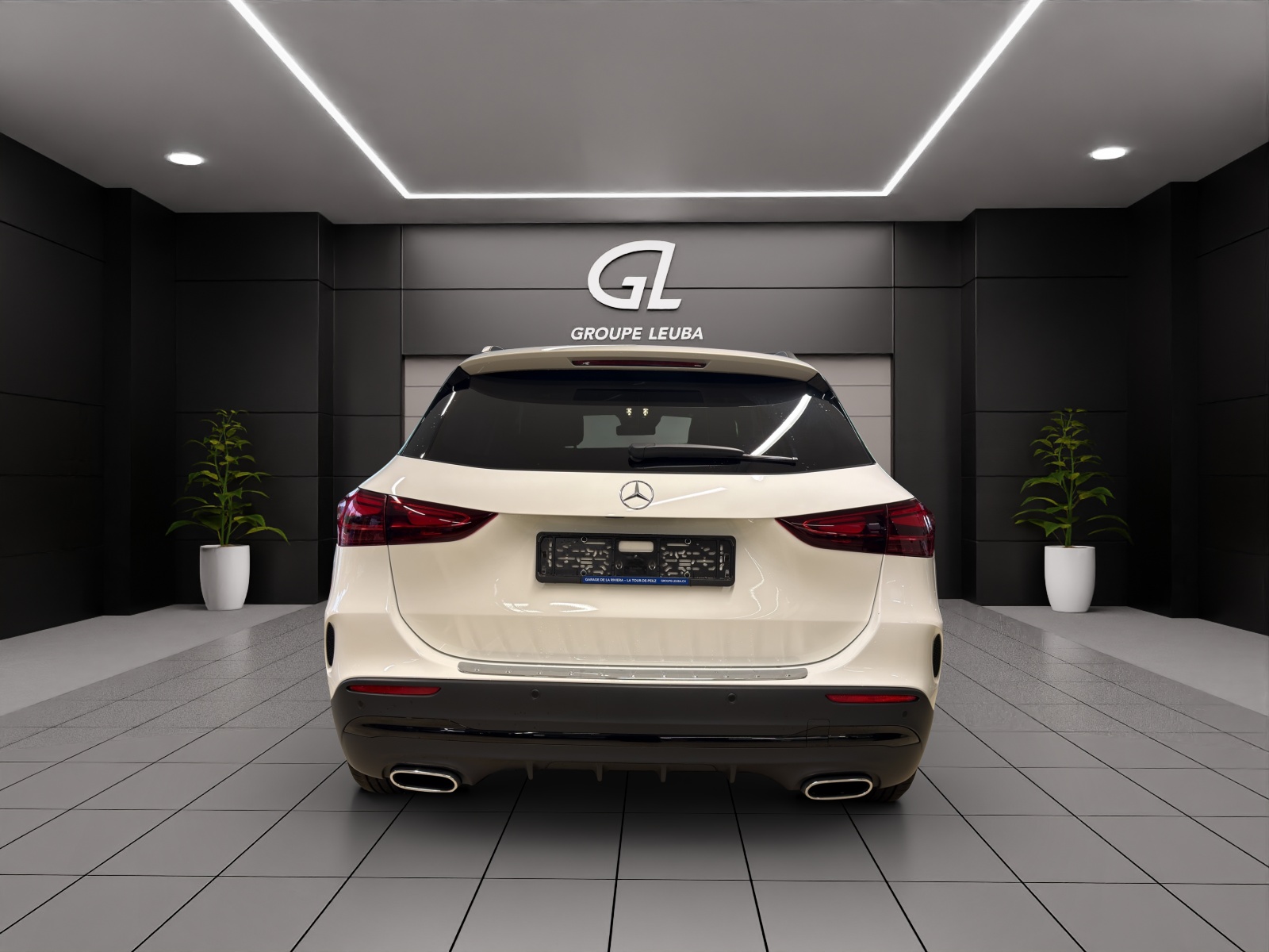 MERCEDES-BENZ GLA 200 7G-DCT-showroom-element-3