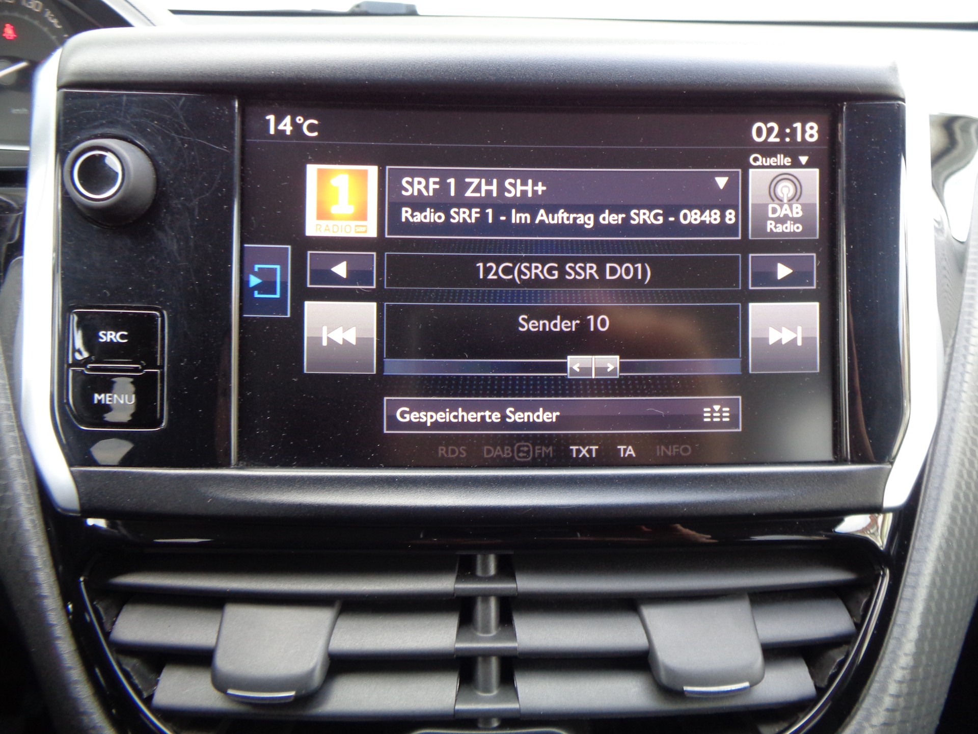PEUGEOT 208 1.2 PureTech Style-image-9