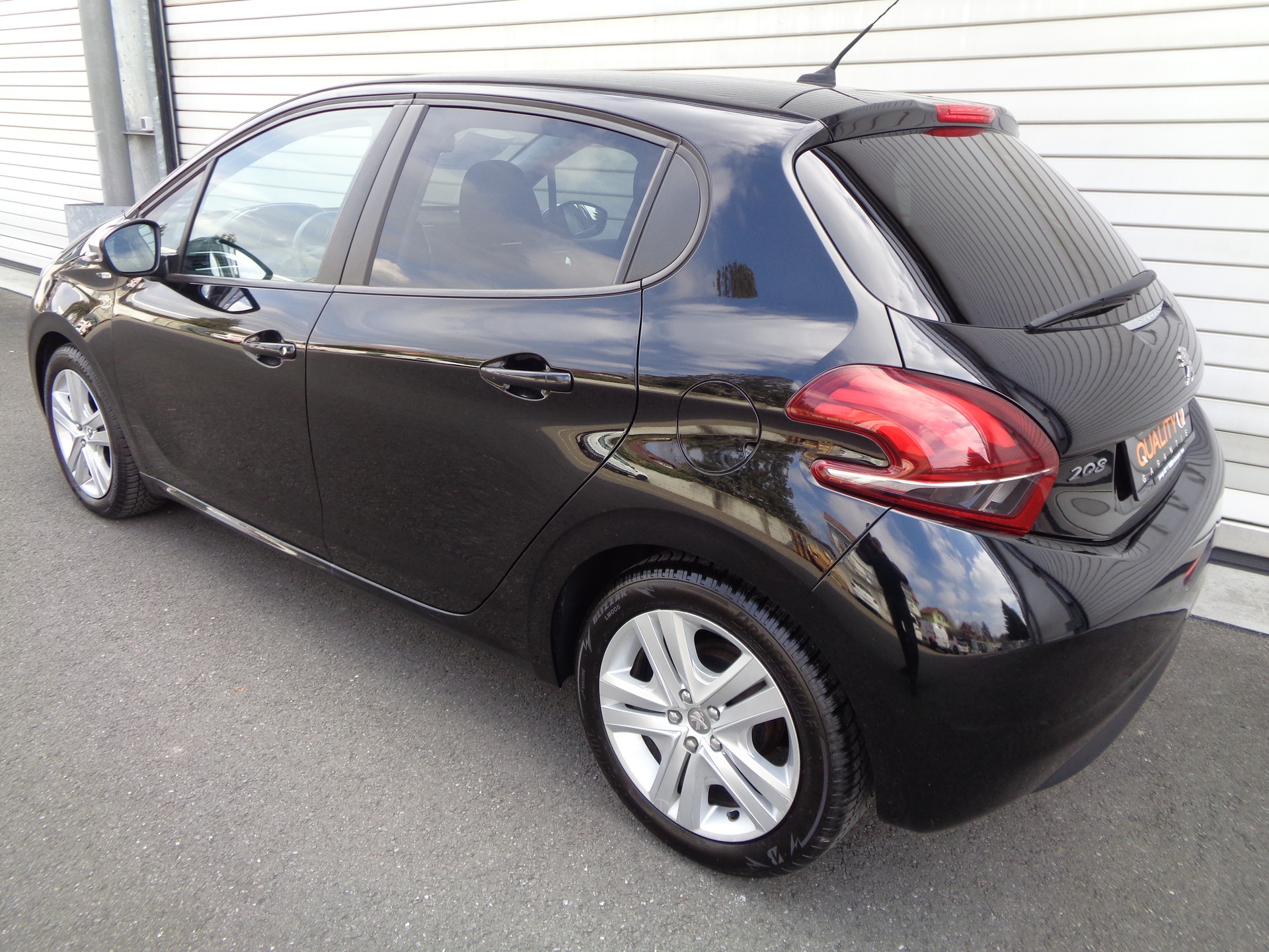 PEUGEOT 208 1.2 PureTech Style-image-2