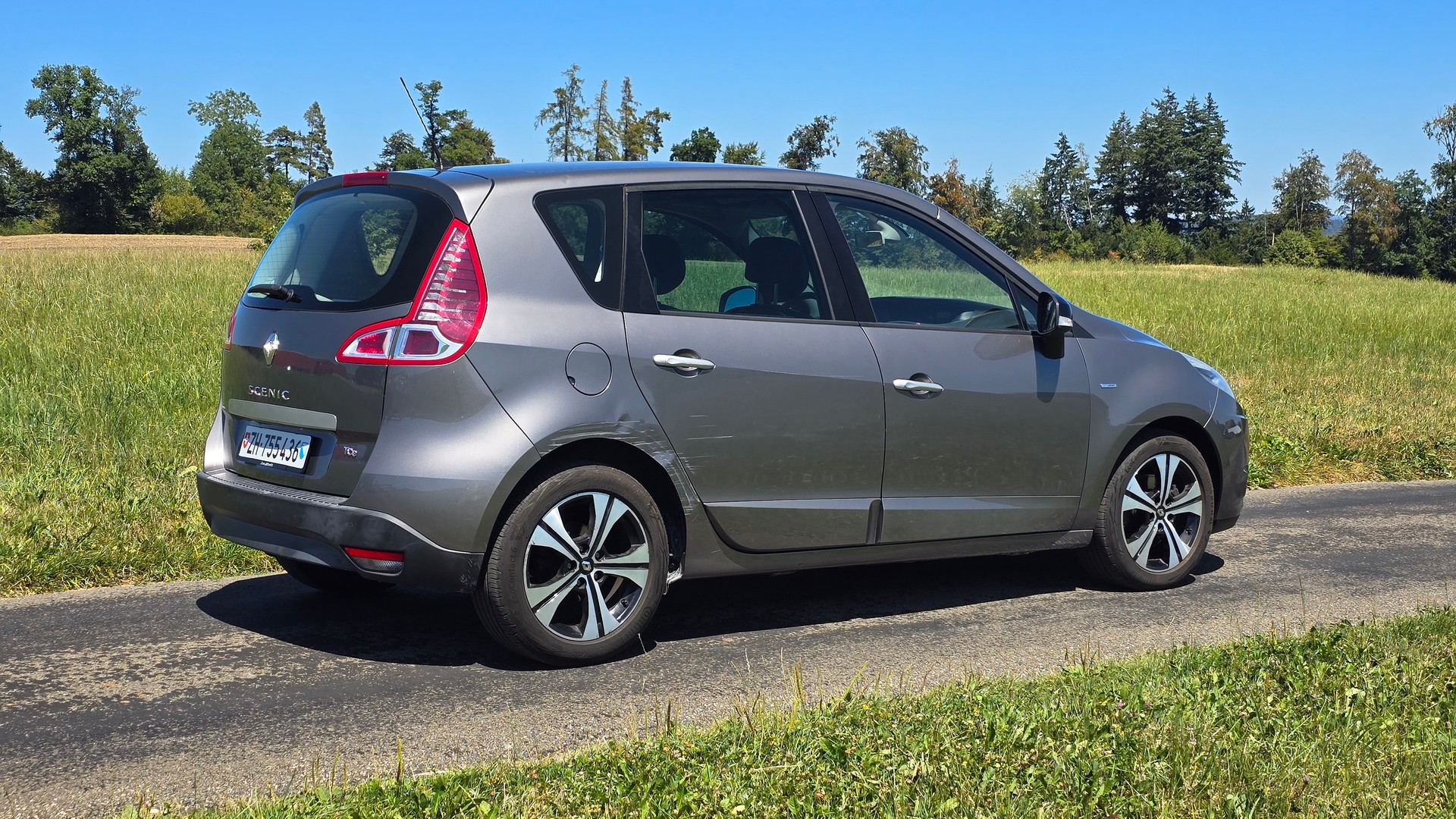 RENAULT Scénic 1.4 16V Turbo Bose-image-5