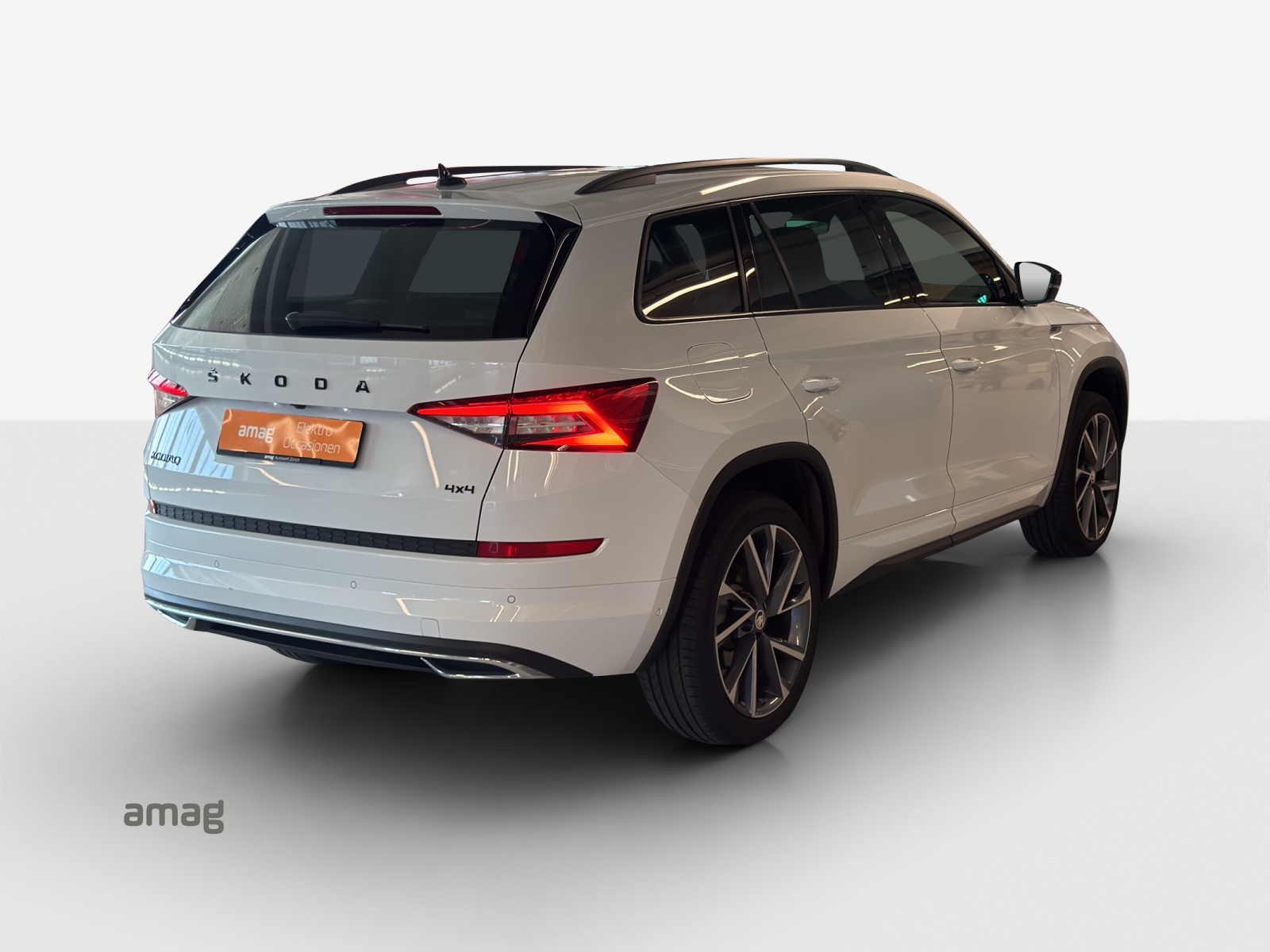 SKODA Kodiaq 2.0 TSI 4x4 Sport Line-image-4