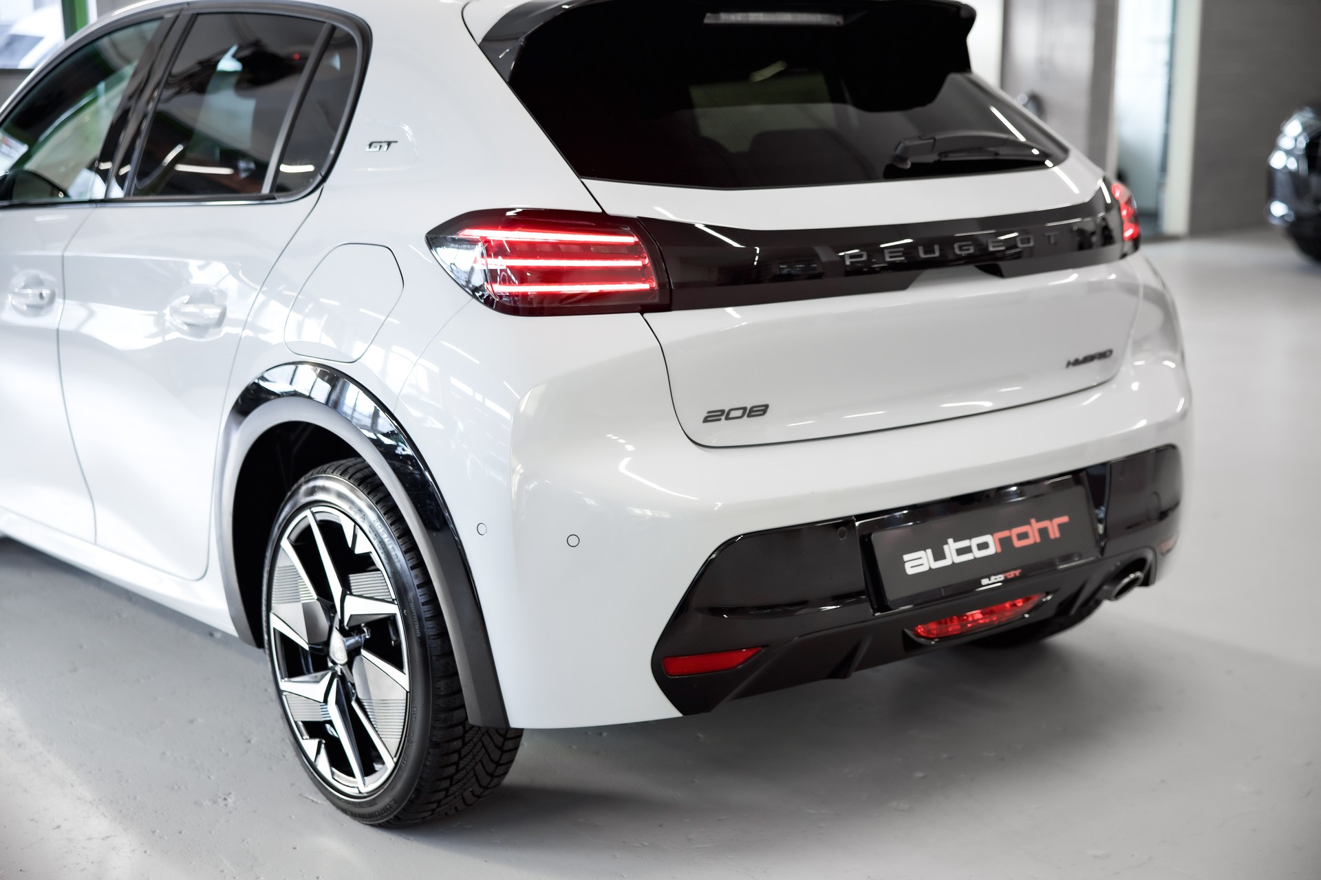 PEUGEOT 208 1.2 MHEV 110 GT-image-13