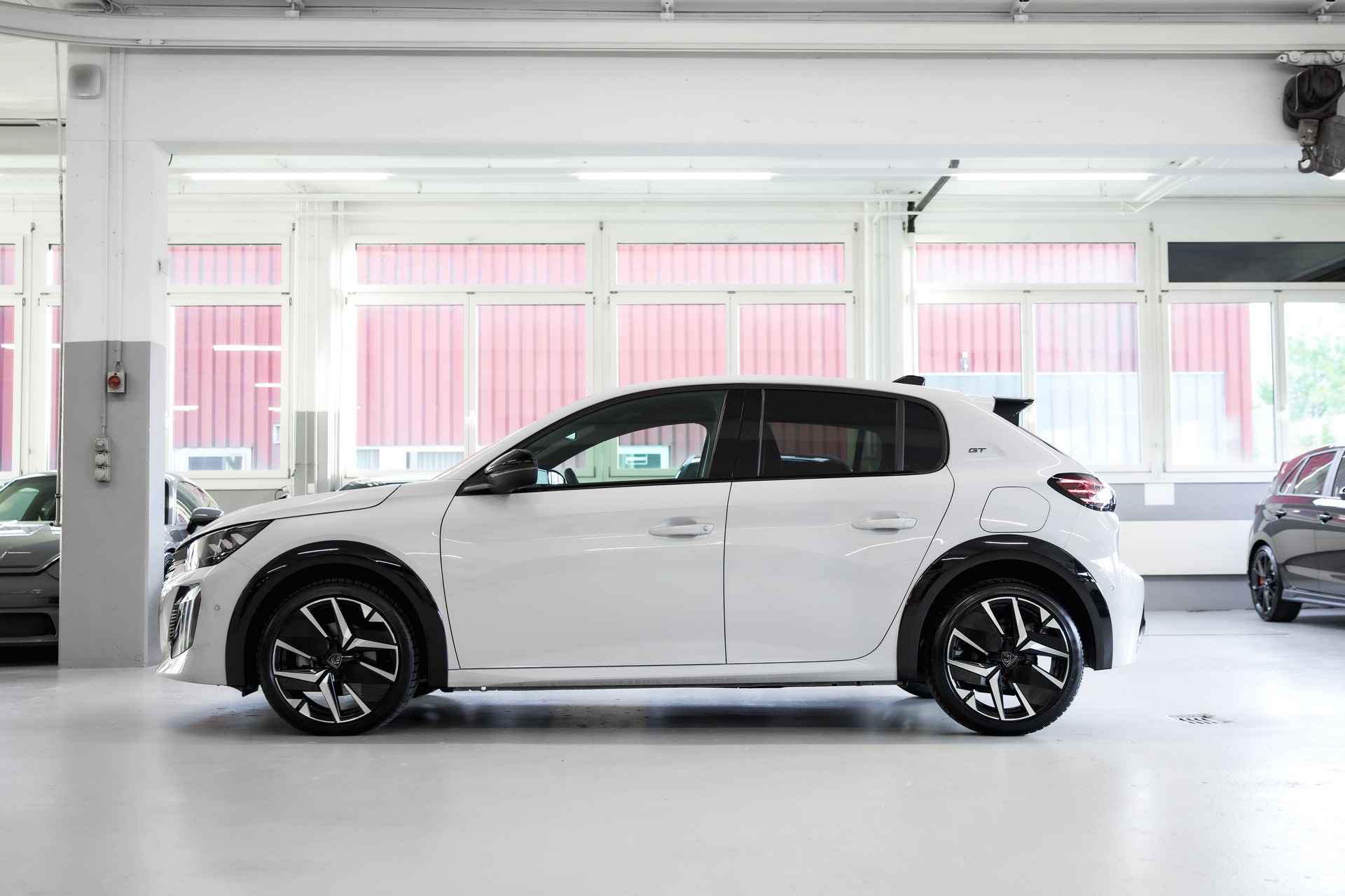 PEUGEOT 208 1.2 MHEV 110 GT-image-4