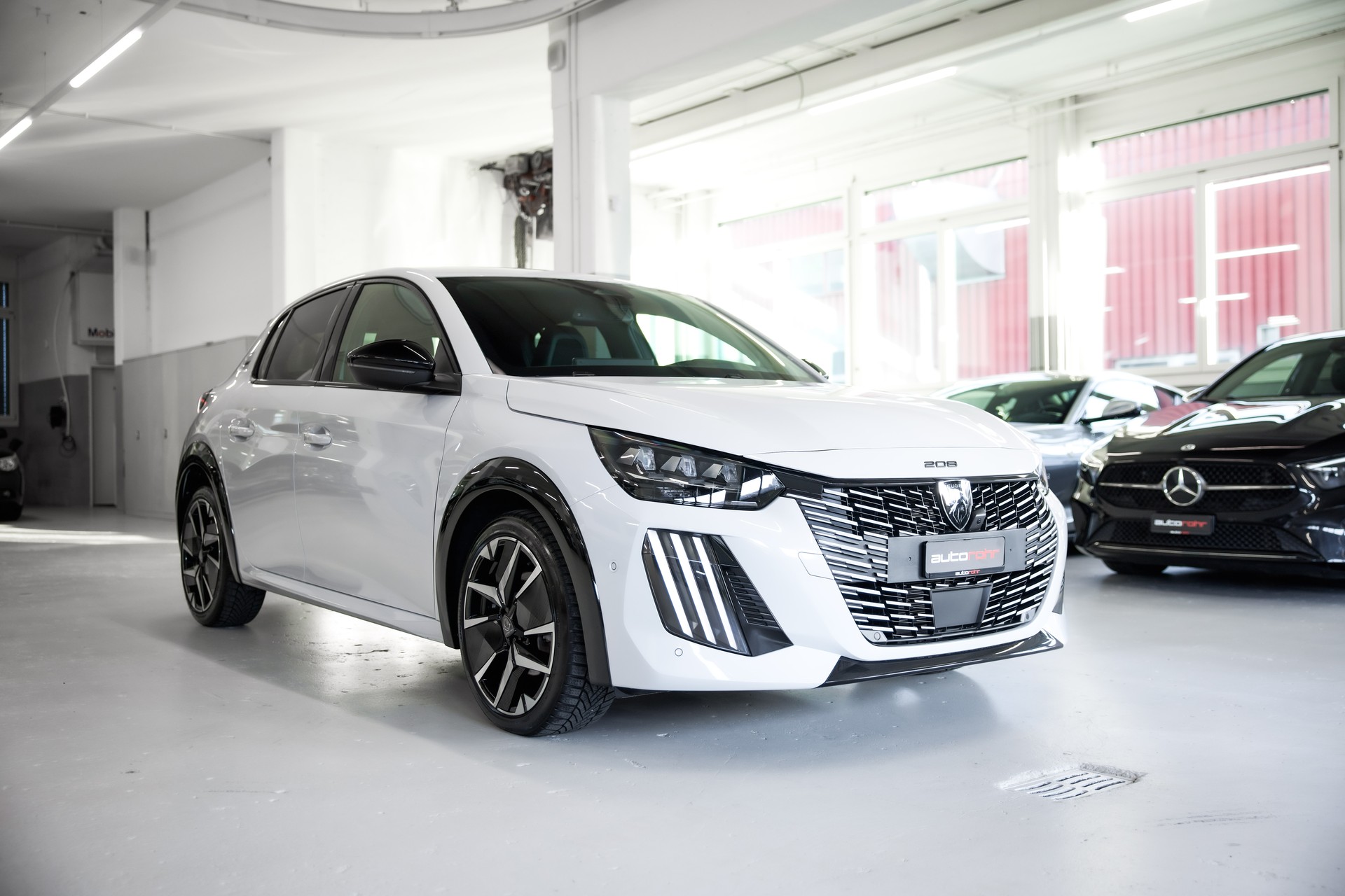 PEUGEOT 208 1.2 MHEV 110 GT-showroom-element-2