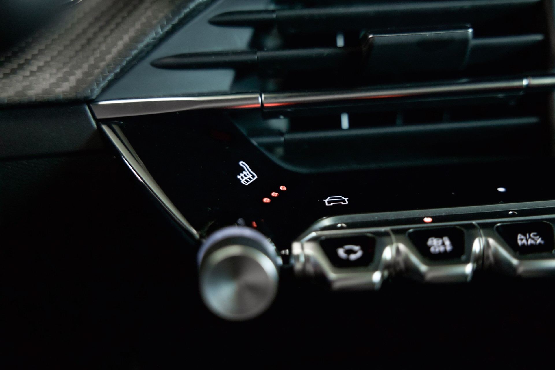 PEUGEOT 208 1.2 MHEV 110 GT-image-31