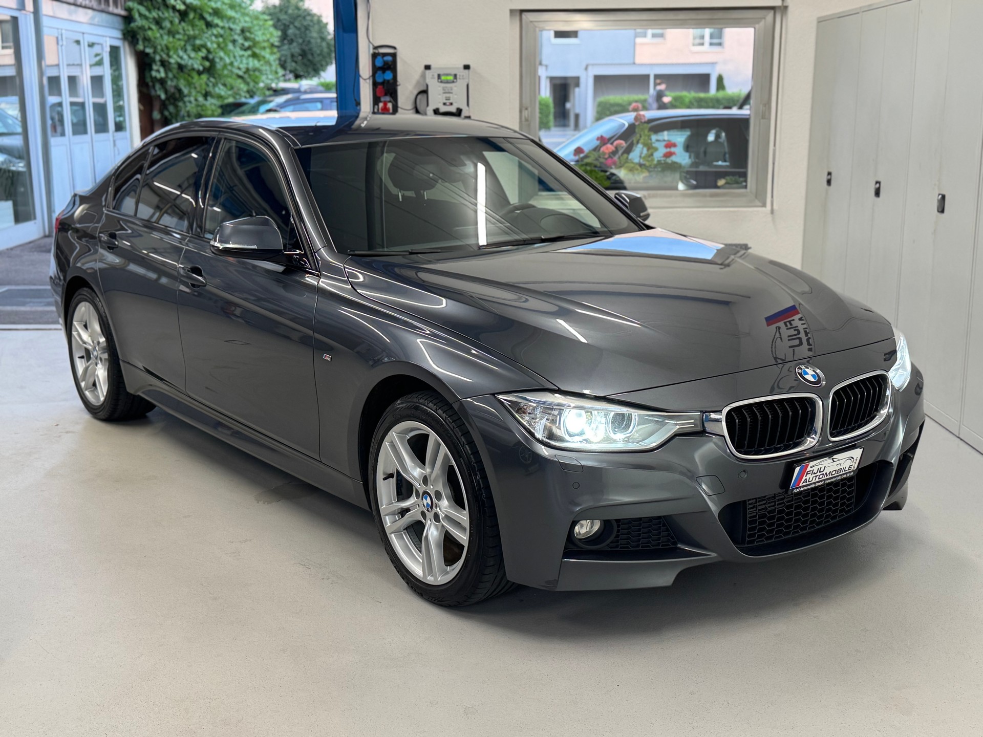 BMW 320d xDrive Steptronic-image-2