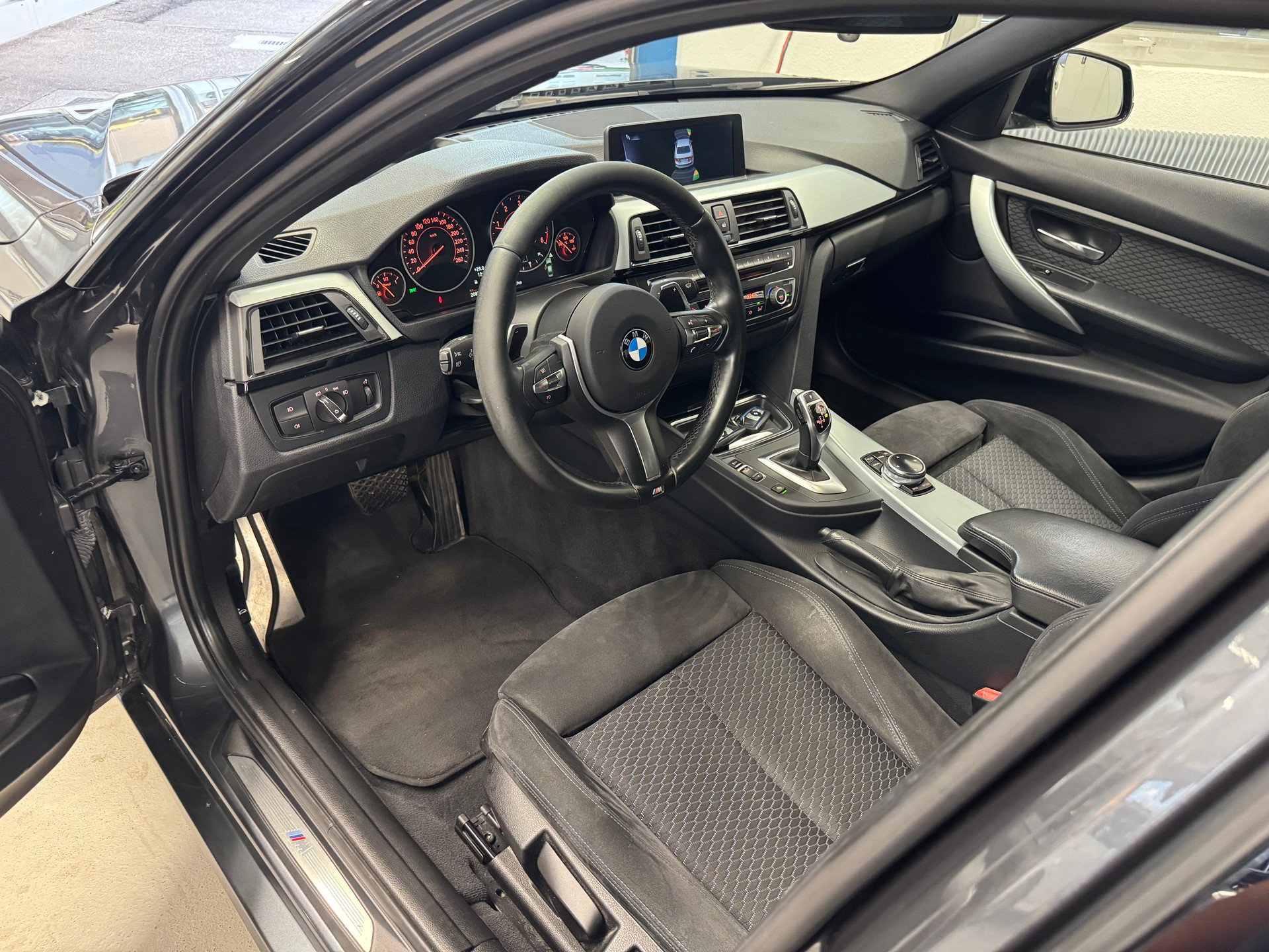 BMW 320d xDrive Steptronic-image-7