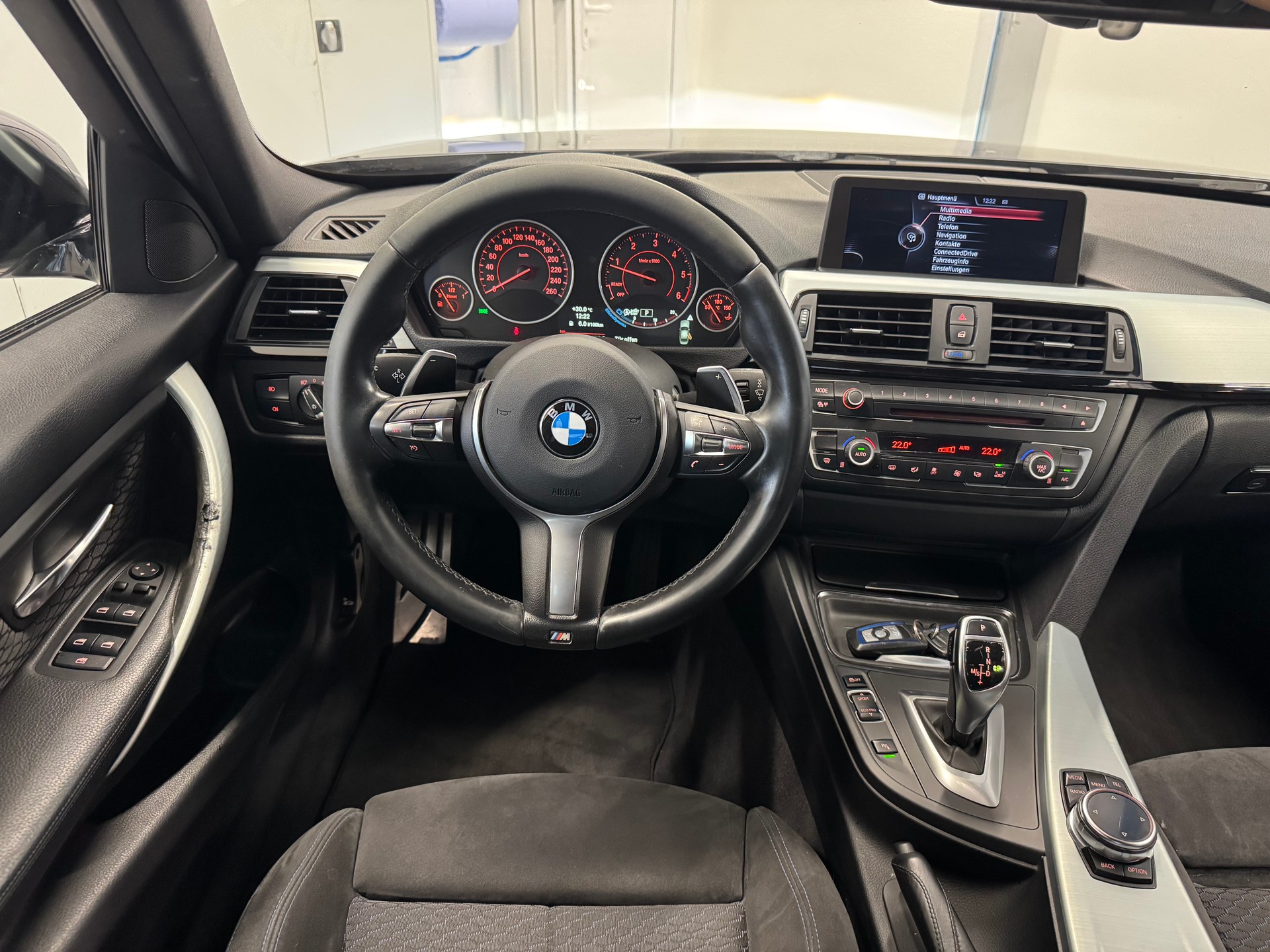 BMW 320d xDrive Steptronic-image-9