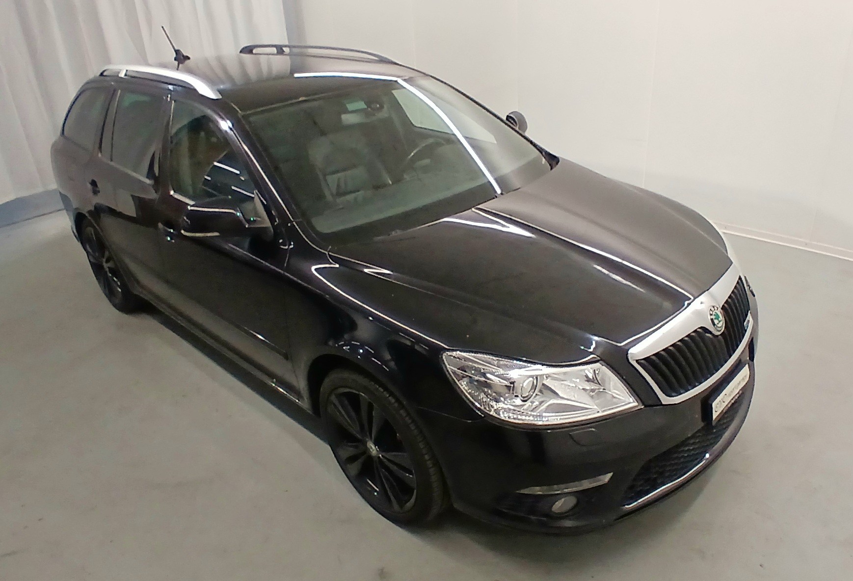 SKODA Octavia Combi 2.0 TDI RS DSG-showroom-element-2
