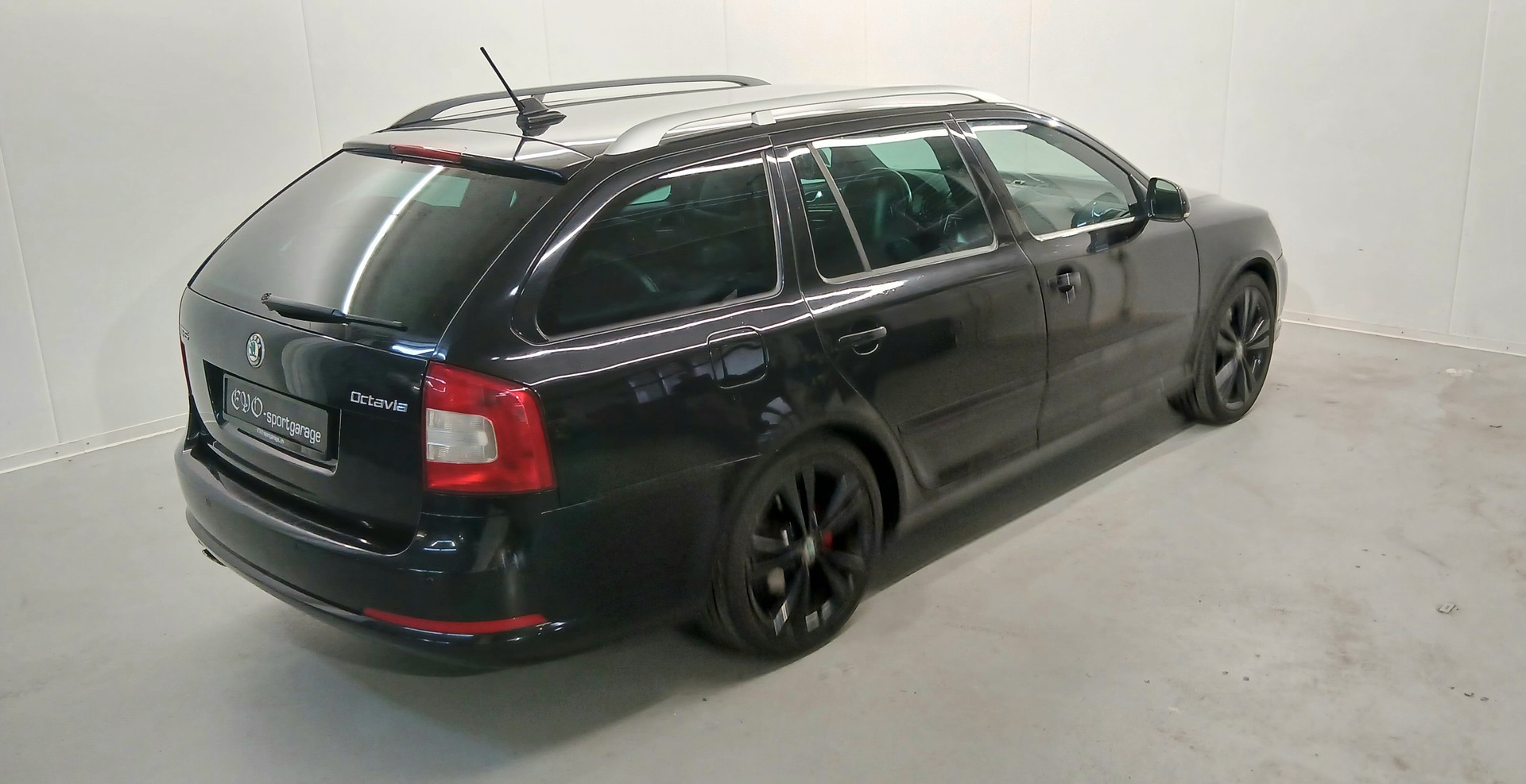 SKODA Octavia Combi 2.0 TDI RS DSG-showroom-element-3