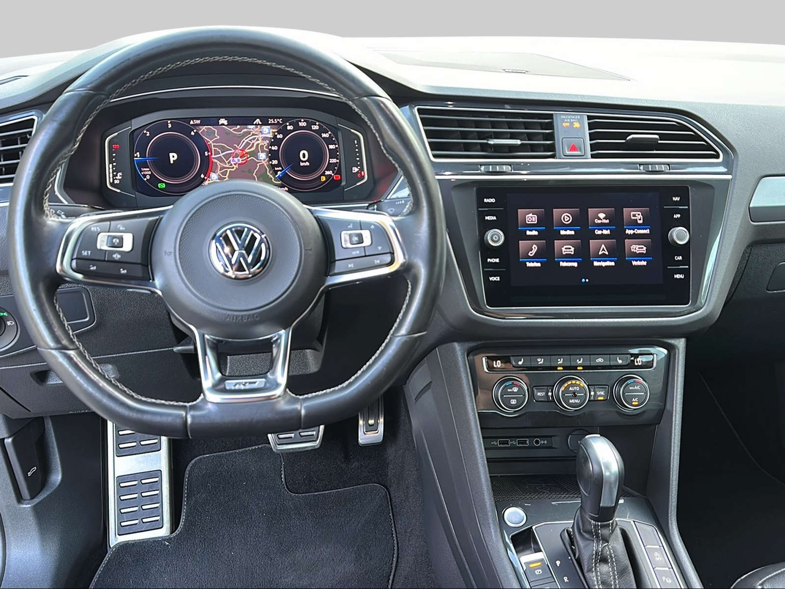 VW Tiguan 2.0 TDI SCR Highline 4Motion DSG-image-12