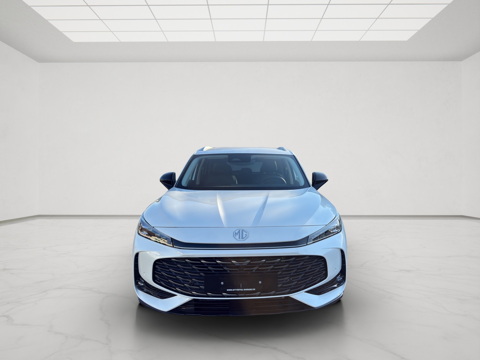 MG HS 1.5 T HEV Luxury-showroom-element-1