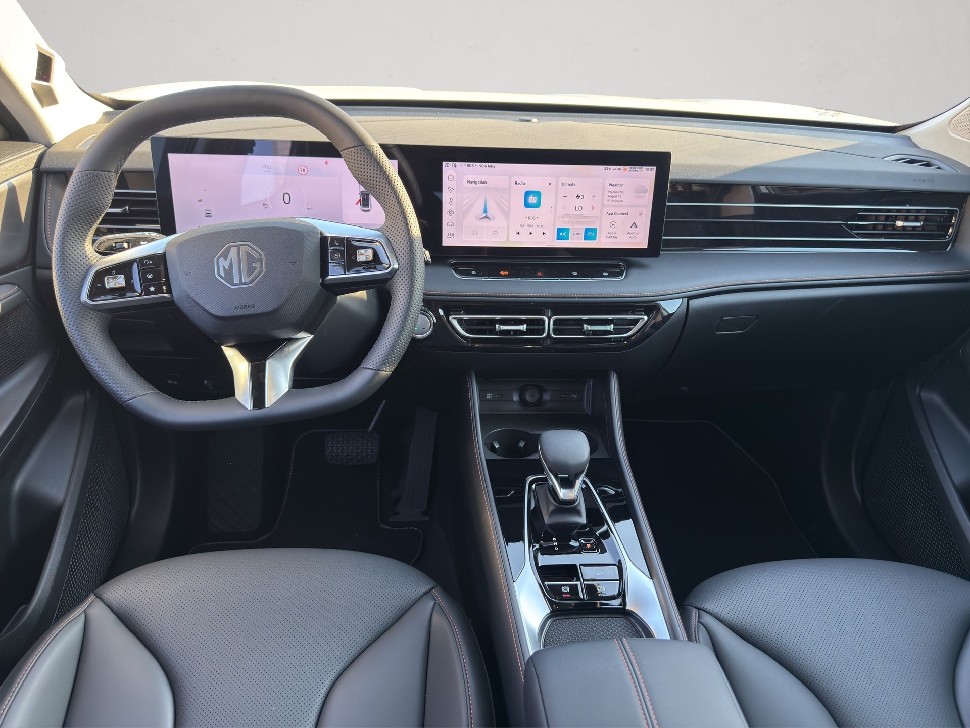 MG HS 1.5 T HEV Luxury-image-11