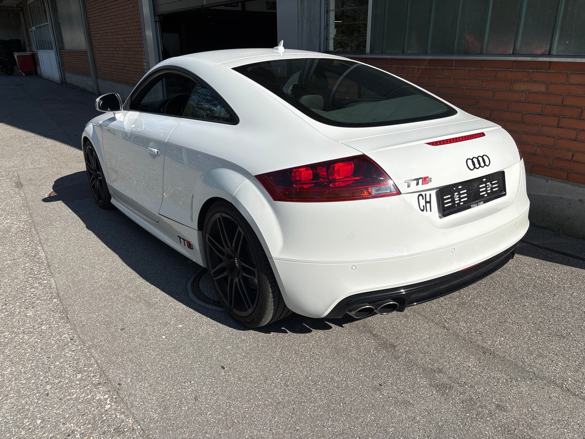 AUDI TTS Coupé 2.0 TFSI quattro S-tronic-showroom-element-1