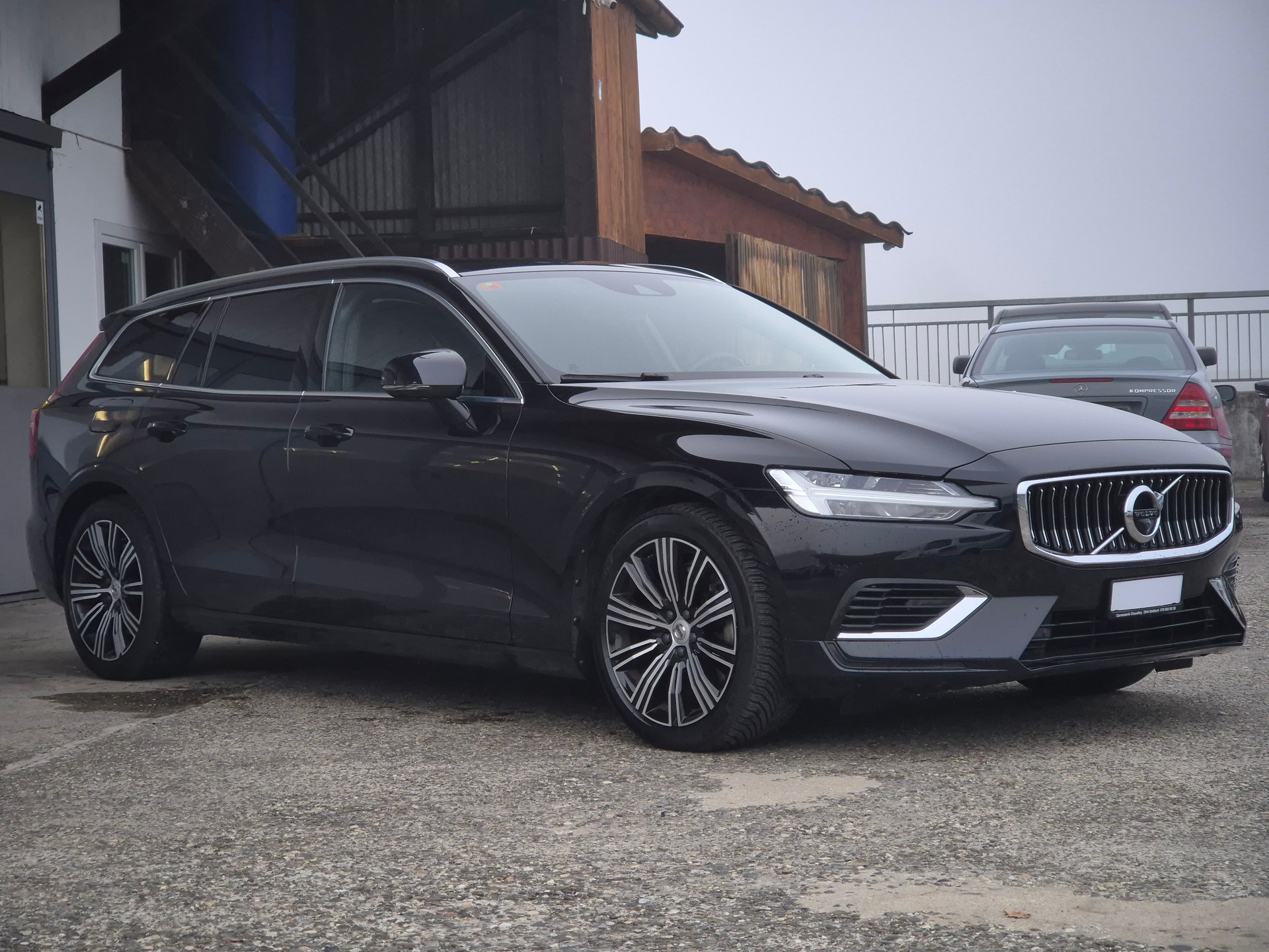 VOLVO V60 T6 eAWD Twin Engine Inscription Geartronic-showroom-element-3