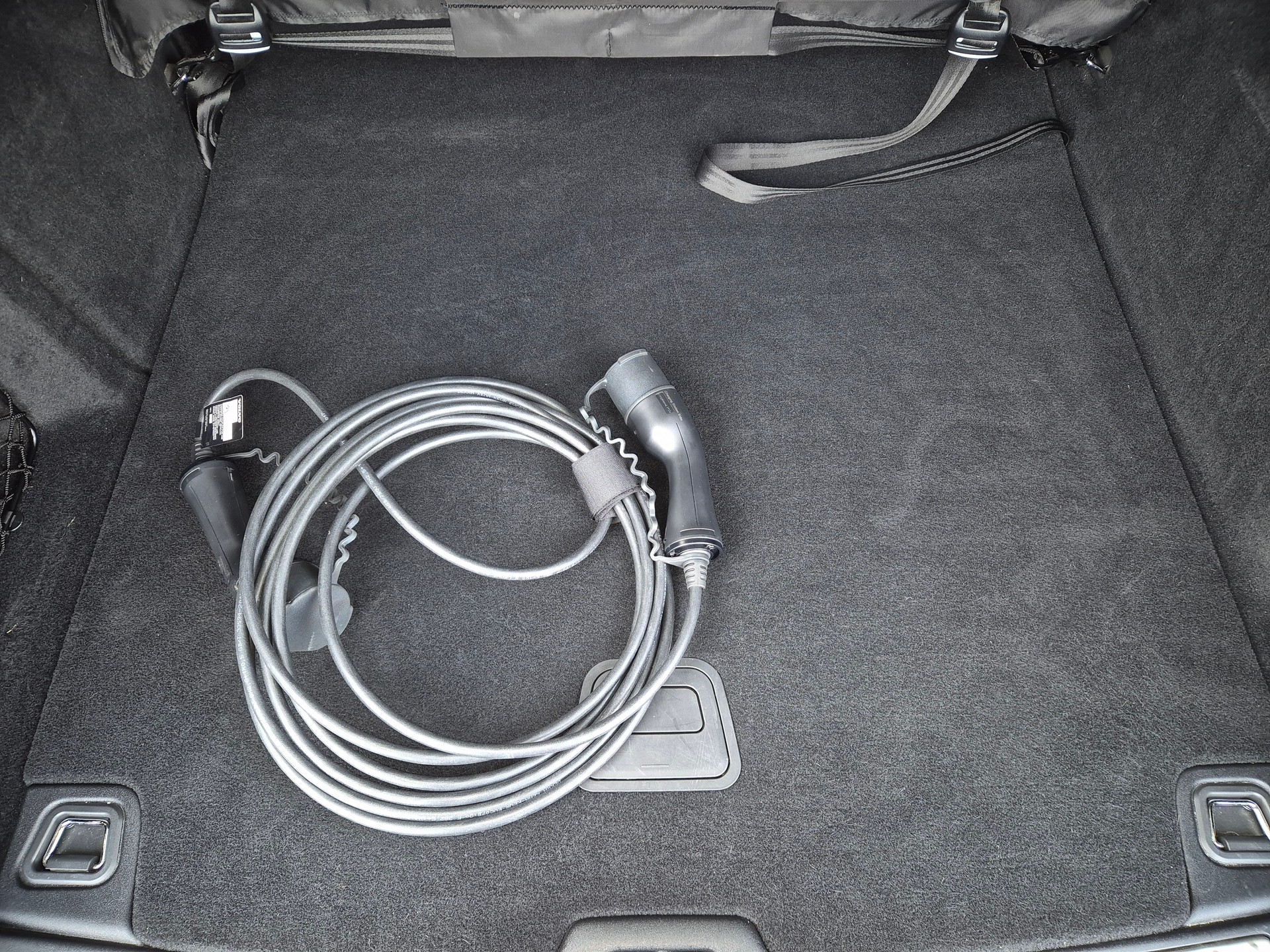 VOLVO V60 T6 eAWD Twin Engine Inscription Geartronic-image-16