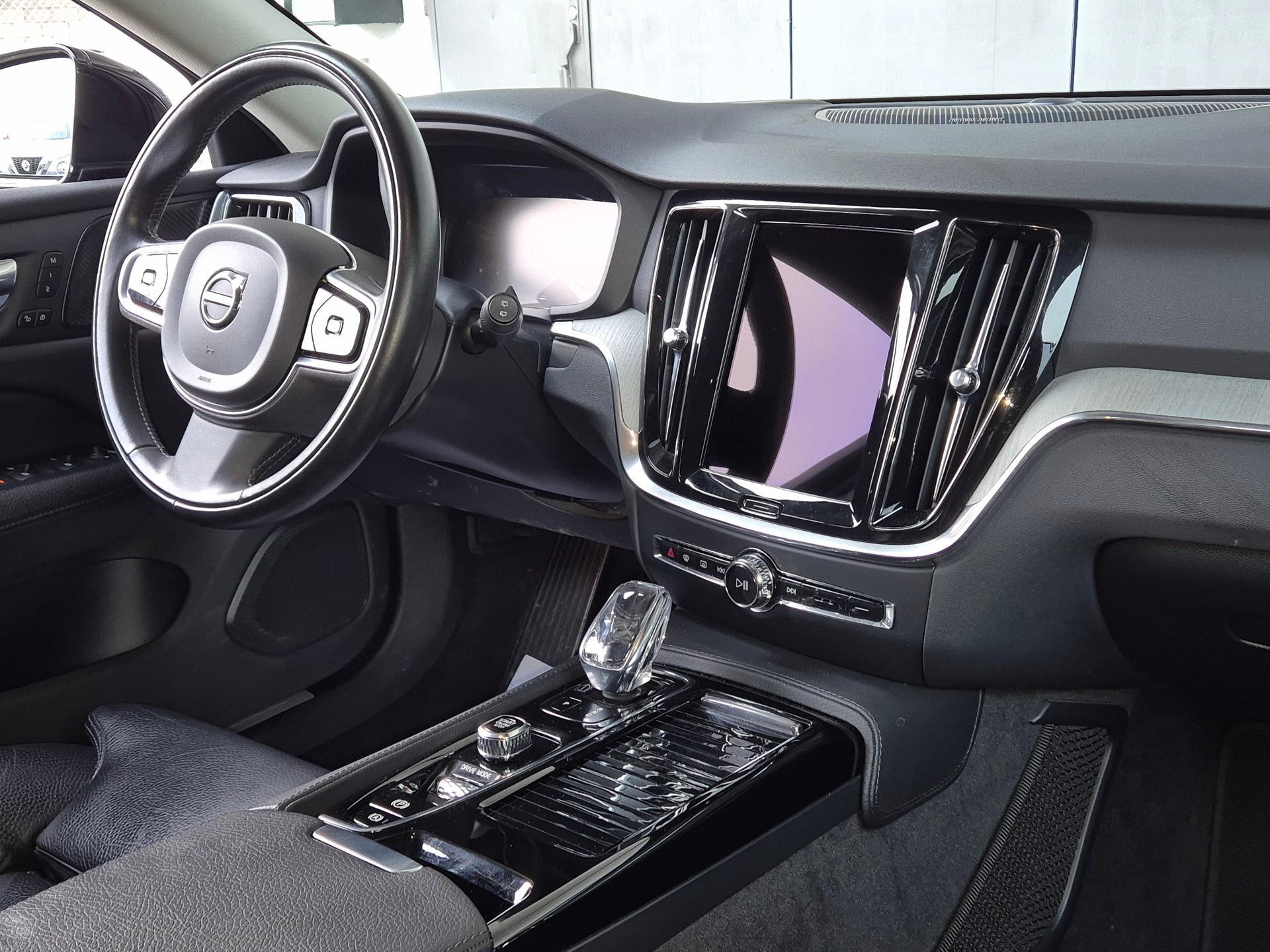 VOLVO V60 T6 eAWD Twin Engine Inscription Geartronic-image-10