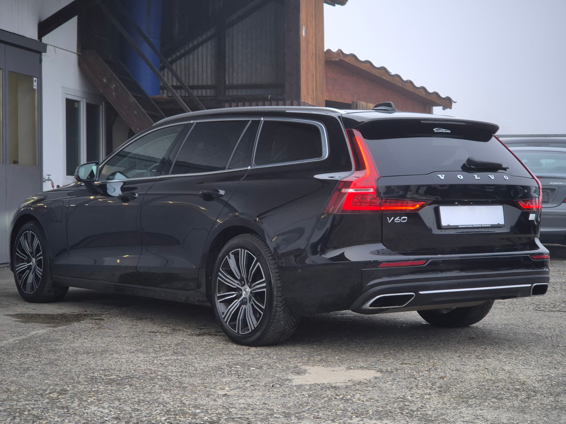 VOLVO V60 T6 eAWD Twin Engine Inscription Geartronic-image-8