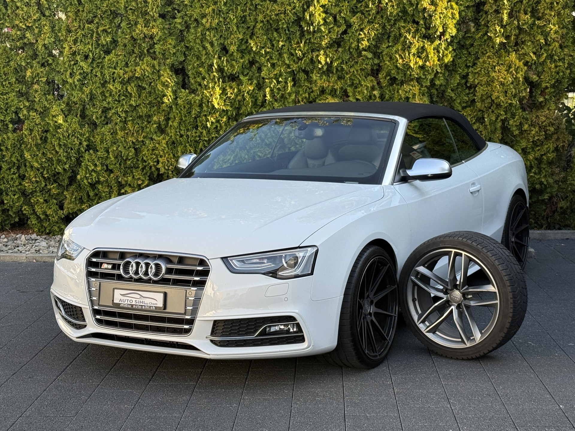 AUDI S5 Cabrio 3.0 TFSI quattro S-tronic / Liebhaberfahrzeug-showroom-element-2