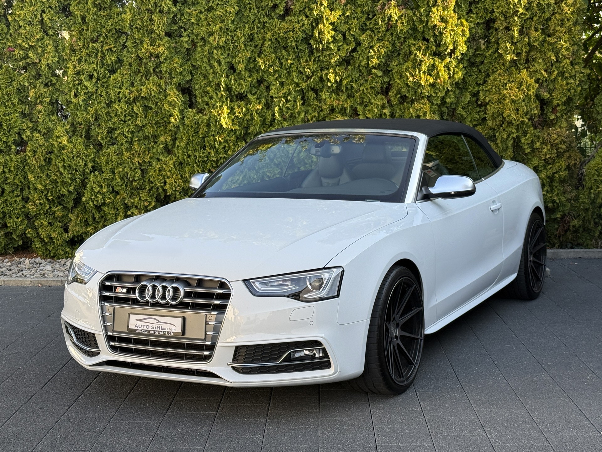 AUDI S5 Cabrio 3.0 TFSI quattro S-tronic / Liebhaberfahrzeug-showroom-element-1