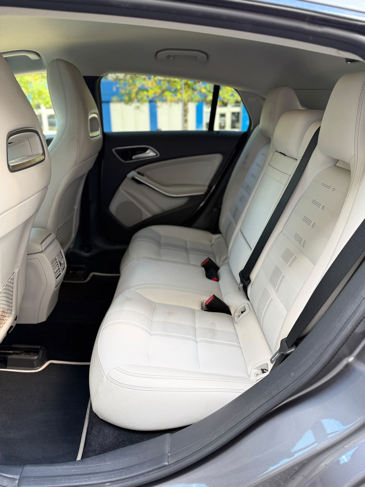 MERCEDES-BENZ CLA 250 Urban 4m Shooting Brake-image-10