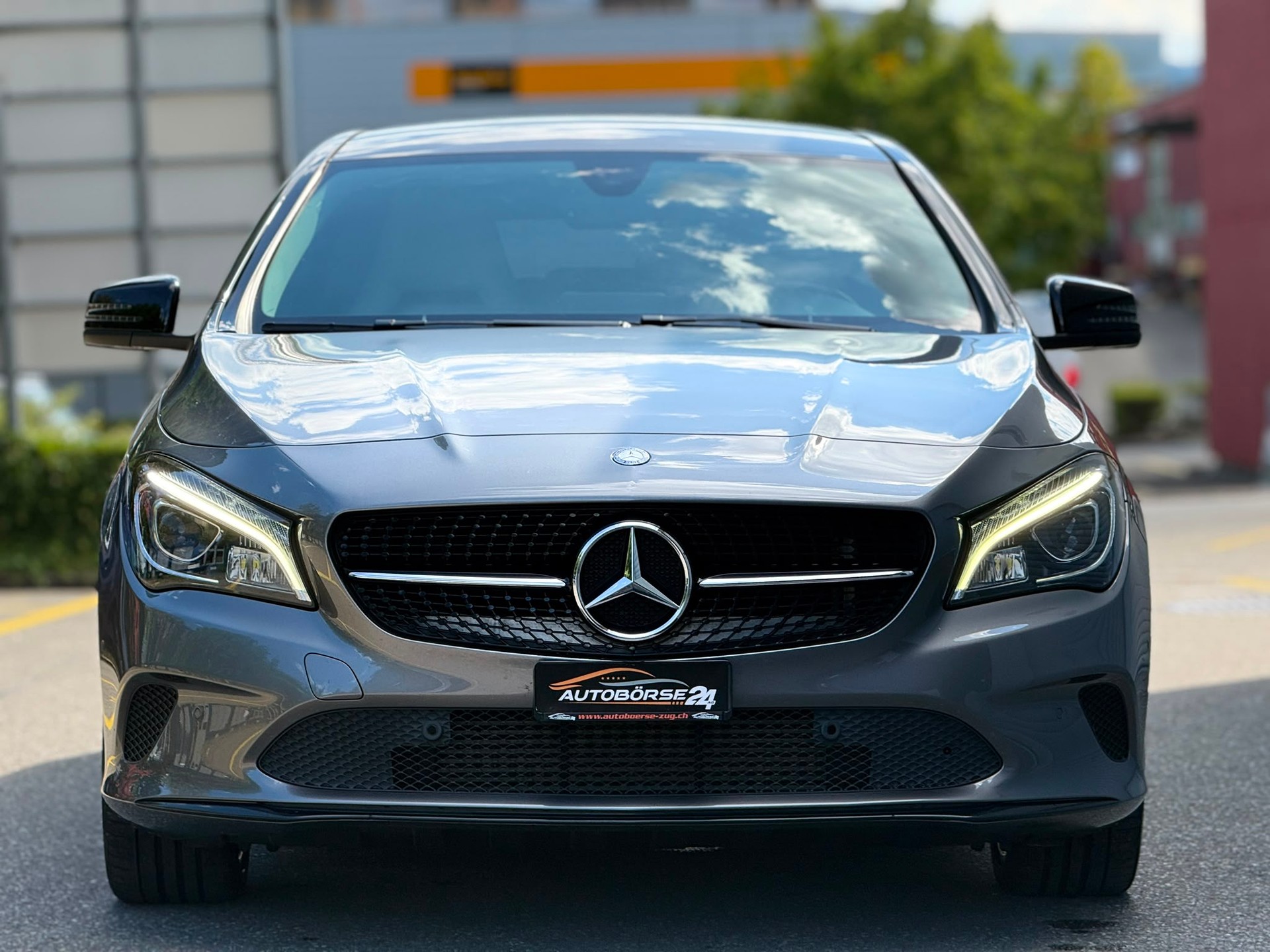 MERCEDES-BENZ CLA 250 Urban 4m Shooting Brake-showroom-element-2