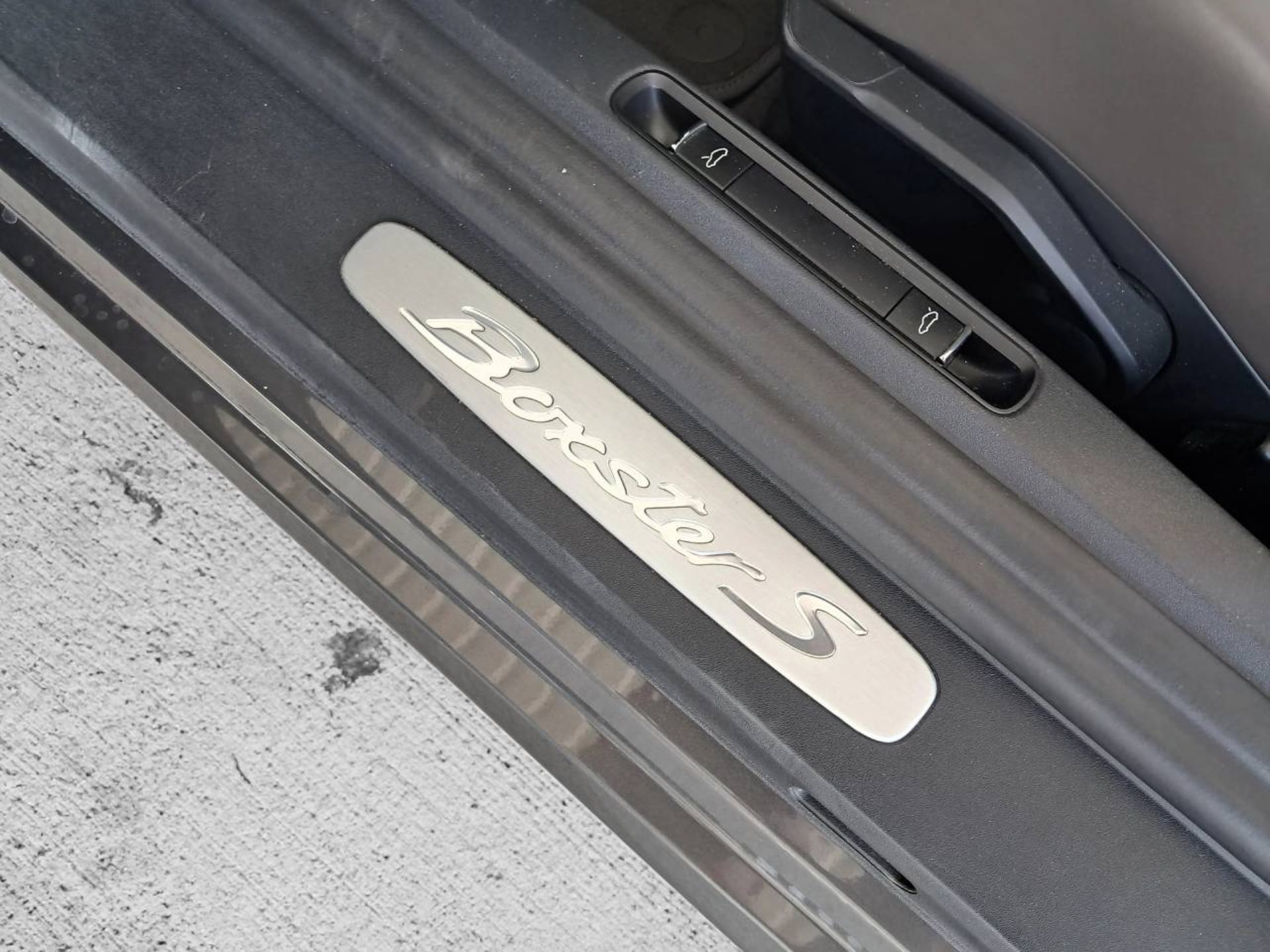 PORSCHE 718 Boxster S-image-26