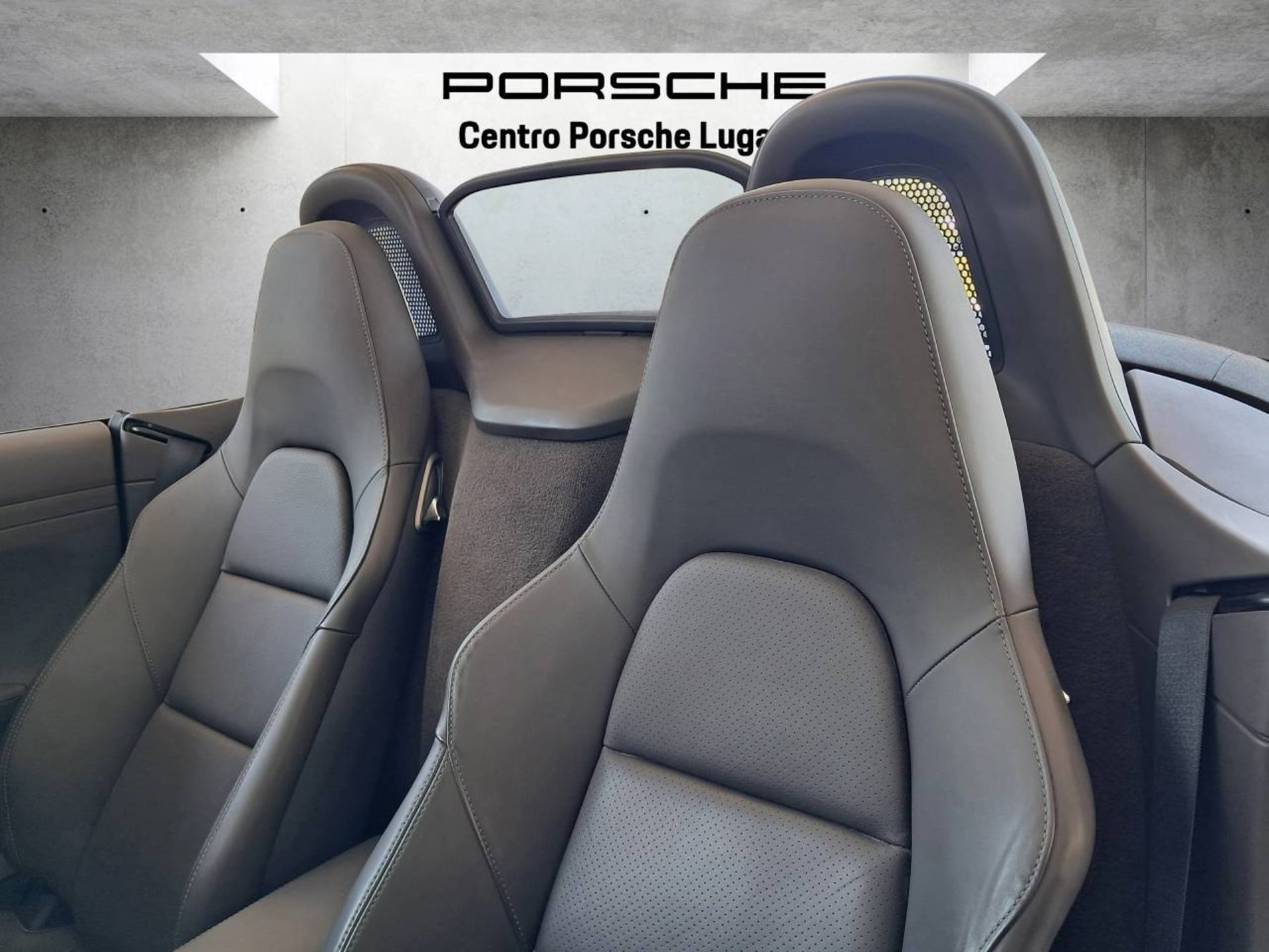 PORSCHE 718 Boxster S-image-18