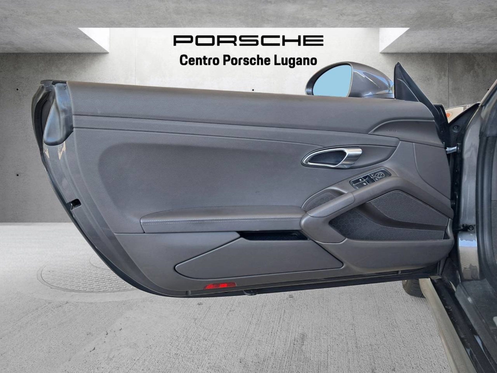 PORSCHE 718 Boxster S-image-23