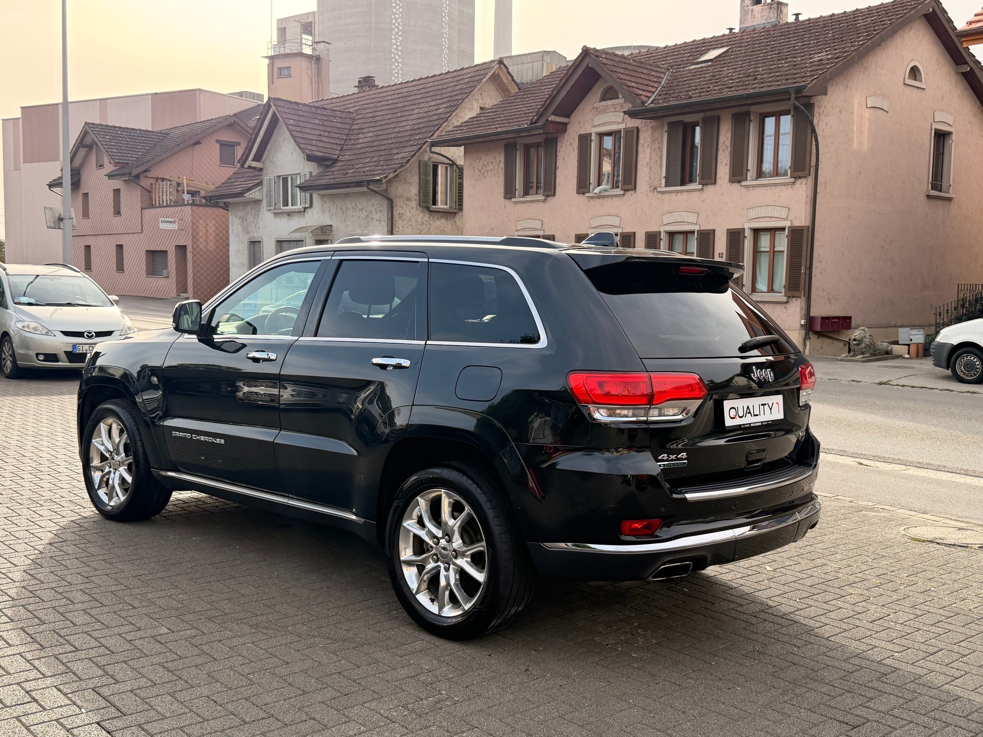 JEEP Grand Cherokee 3.0 CRD Summit Automatic-showroom-element-3