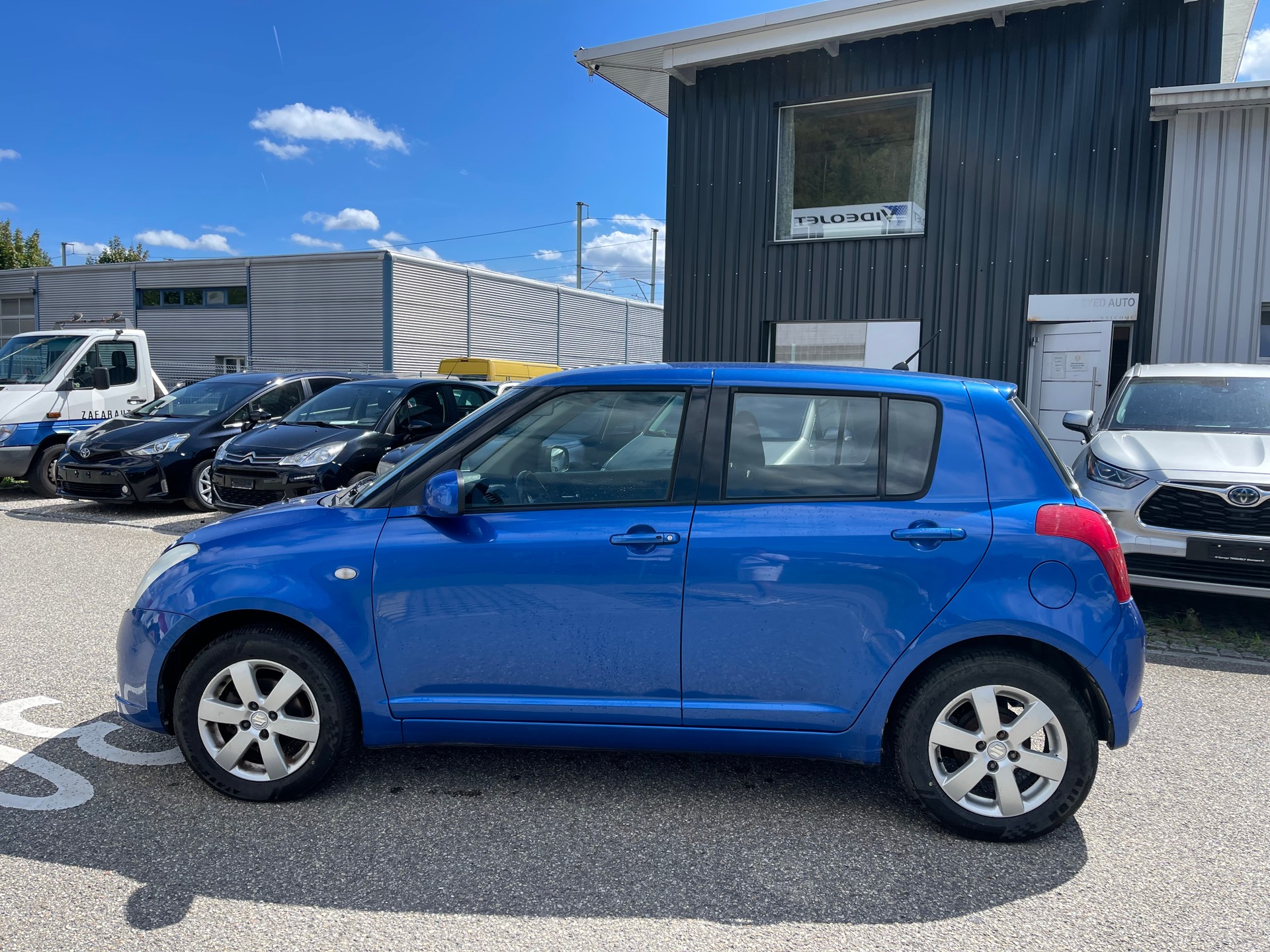 SUZUKI Swift 1.3i 16V GL Top 4x4-image-7