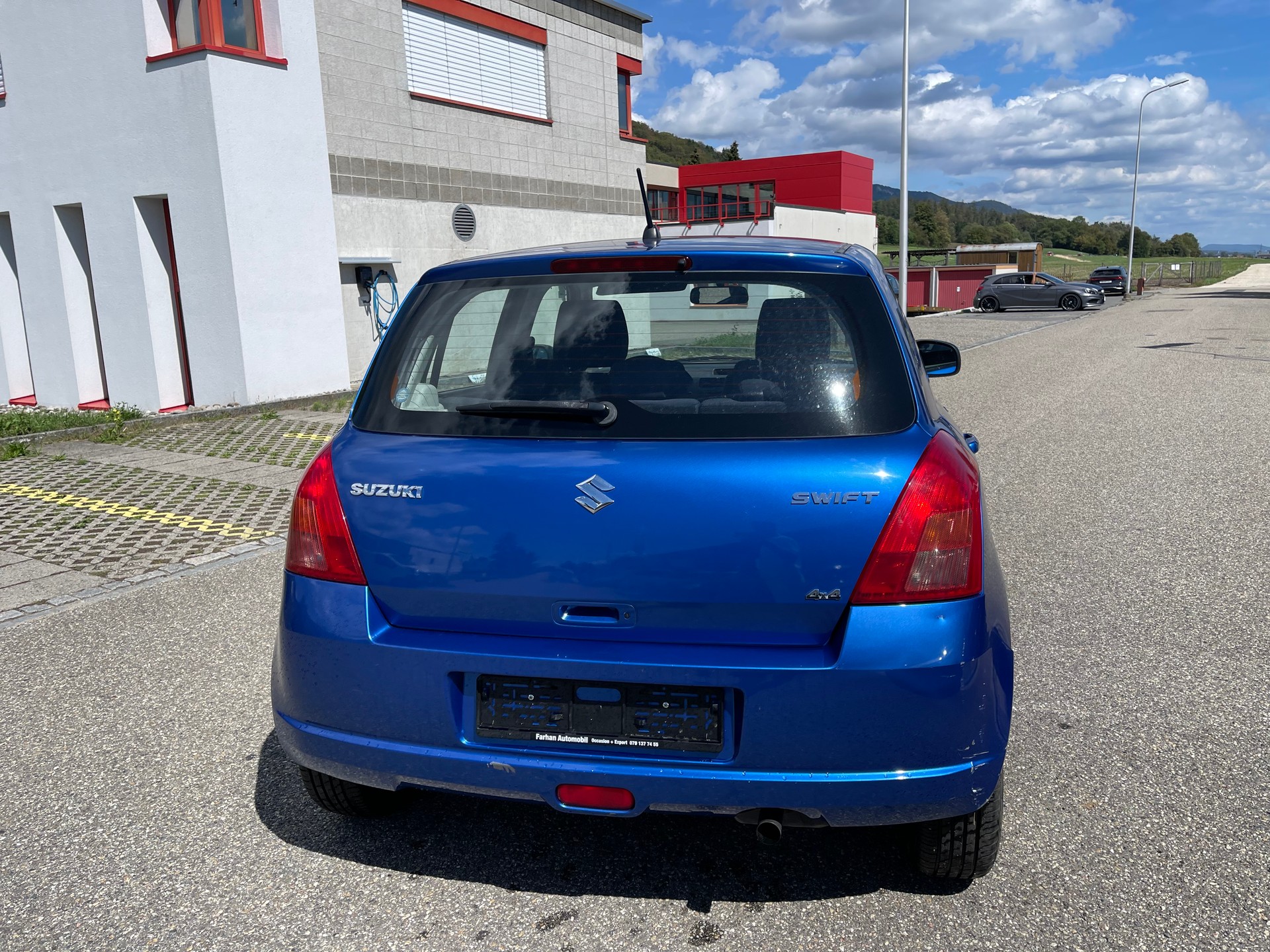 SUZUKI Swift 1.3i 16V GL Top 4x4-image-4
