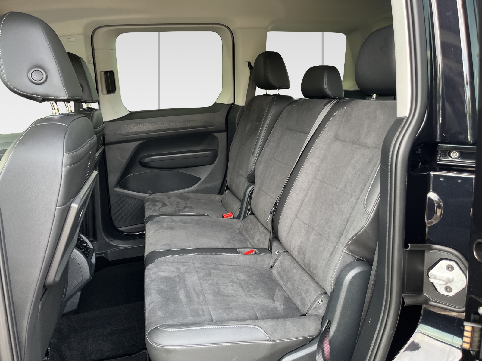 VW Caddy 1.5 TSI Style DSG-image-7