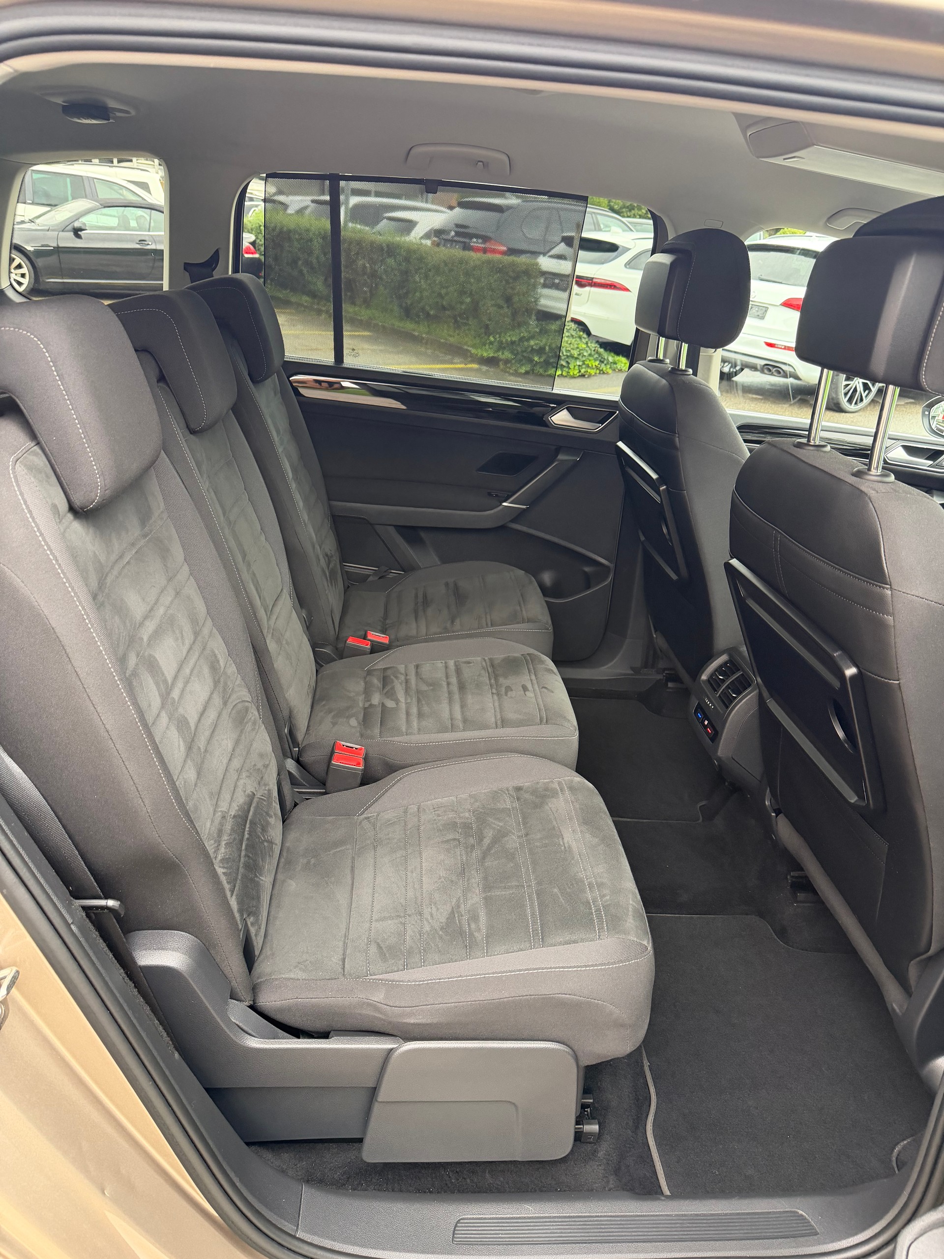 VW Touran 2.0 TDI BlueMotion Technology Highline-image-13