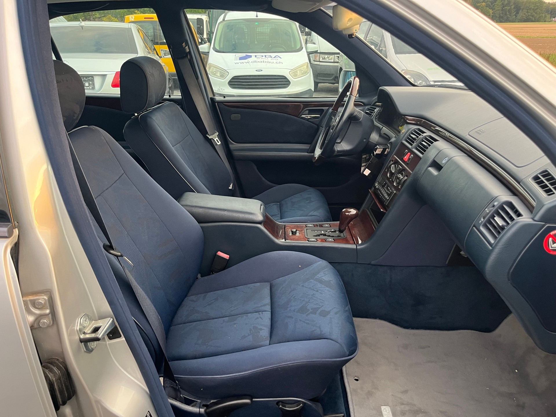 MERCEDES-BENZ E 290 TD Classic-image-8