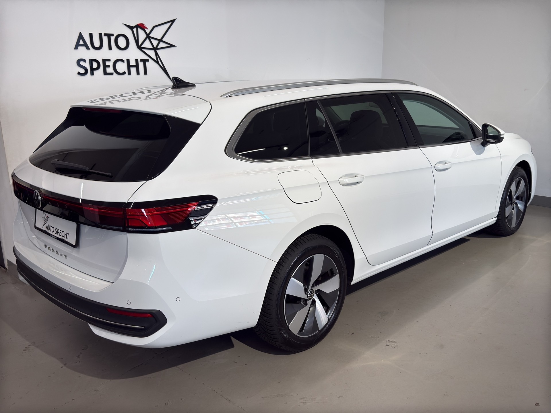 VW Passat Variant 2.0 TDI evo Business DSG-showroom-element-3