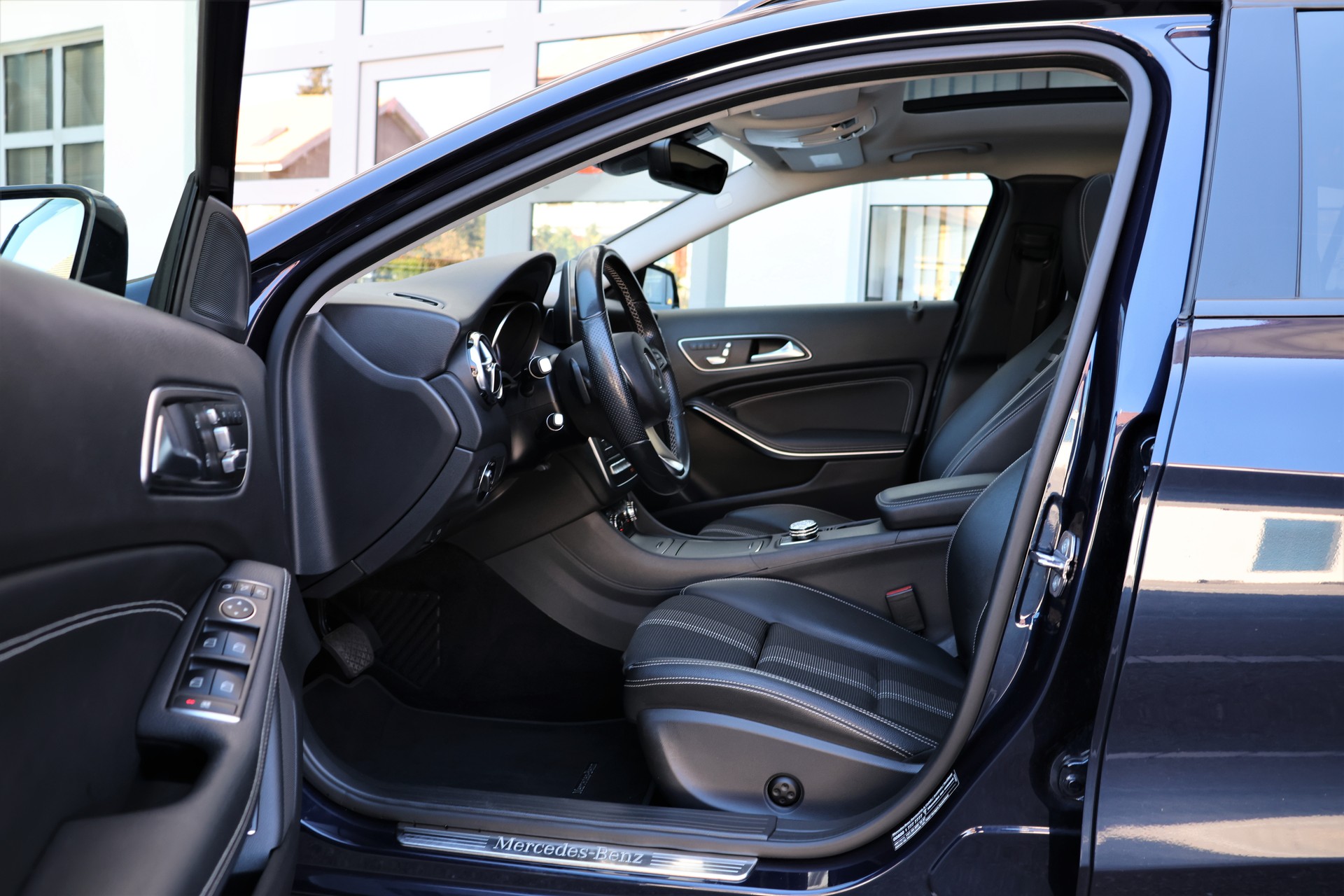 MERCEDES-BENZ GLA 200 d Swiss Star Edition Urban 4Matic 7G-DCT (CH)-image-9