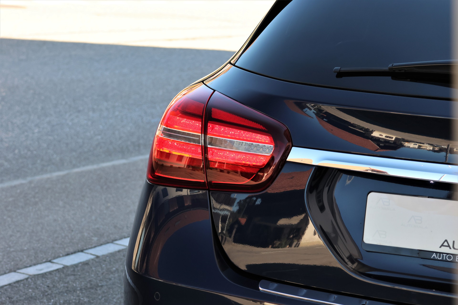 MERCEDES-BENZ GLA 200 d Swiss Star Edition Urban 4Matic 7G-DCT (CH)-image-5