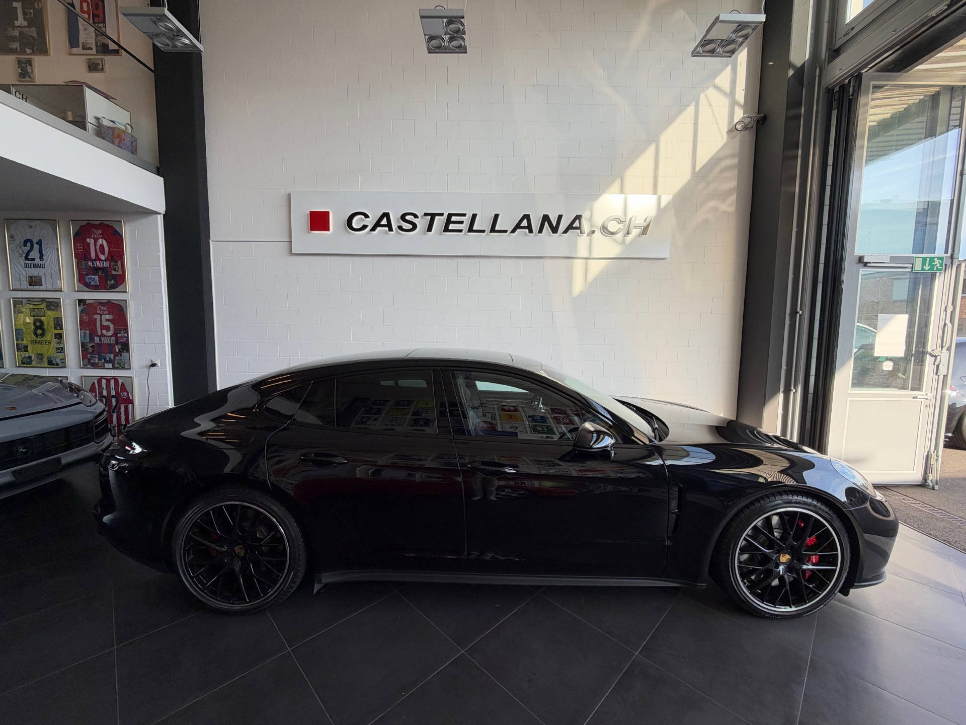 PORSCHE Panamera 4.0 V8 Turbo-image-4