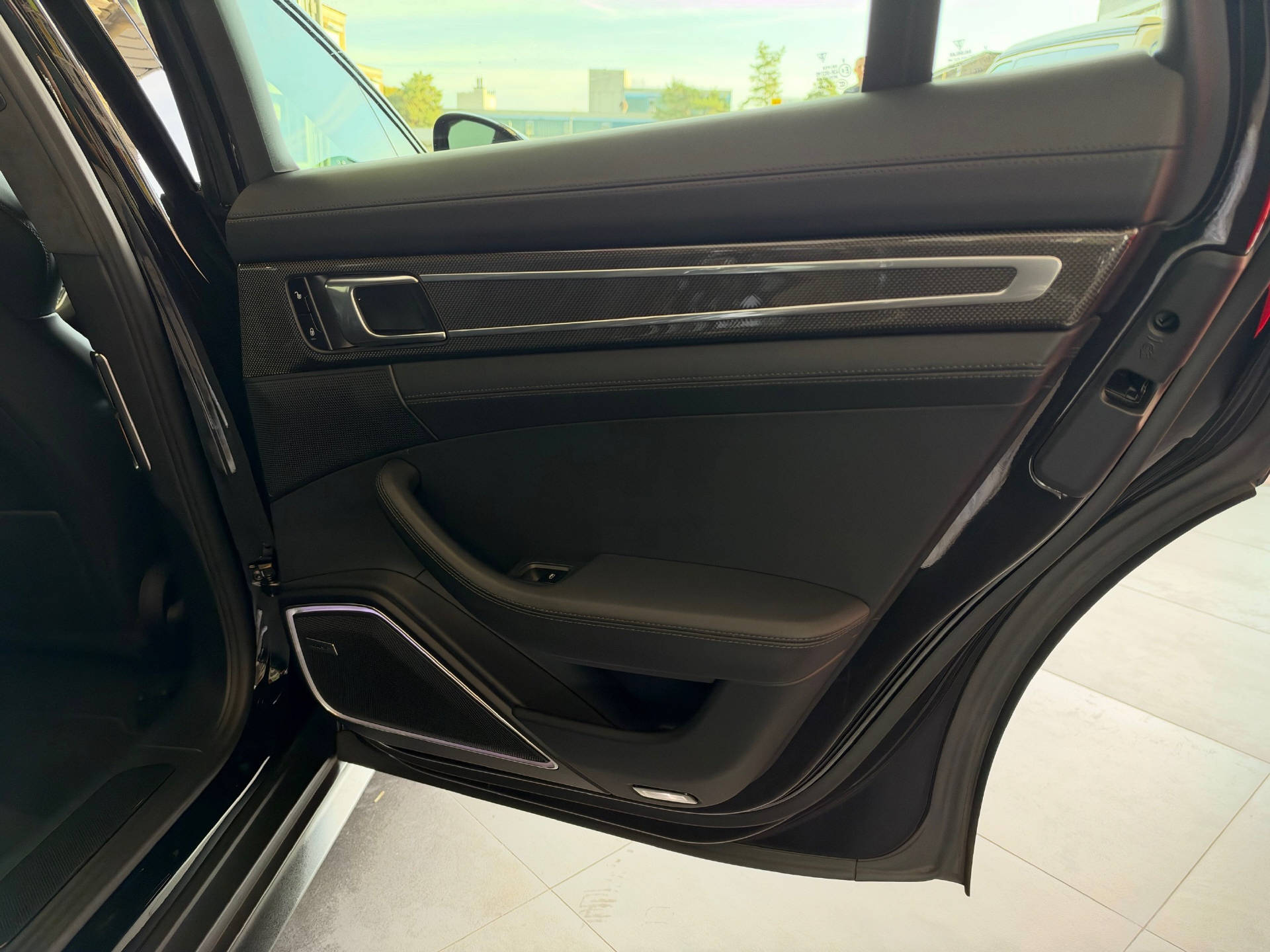 PORSCHE Panamera 4.0 V8 Turbo-image-30