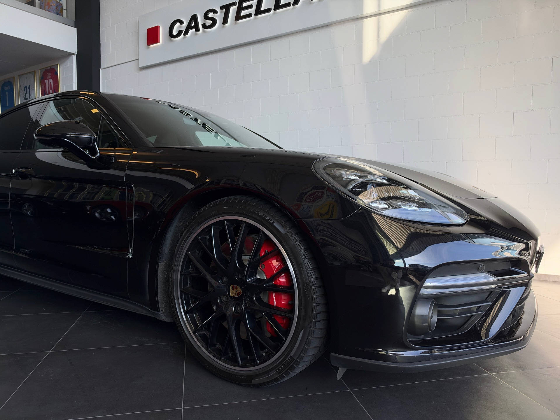 PORSCHE Panamera 4.0 V8 Turbo-showroom-element-1
